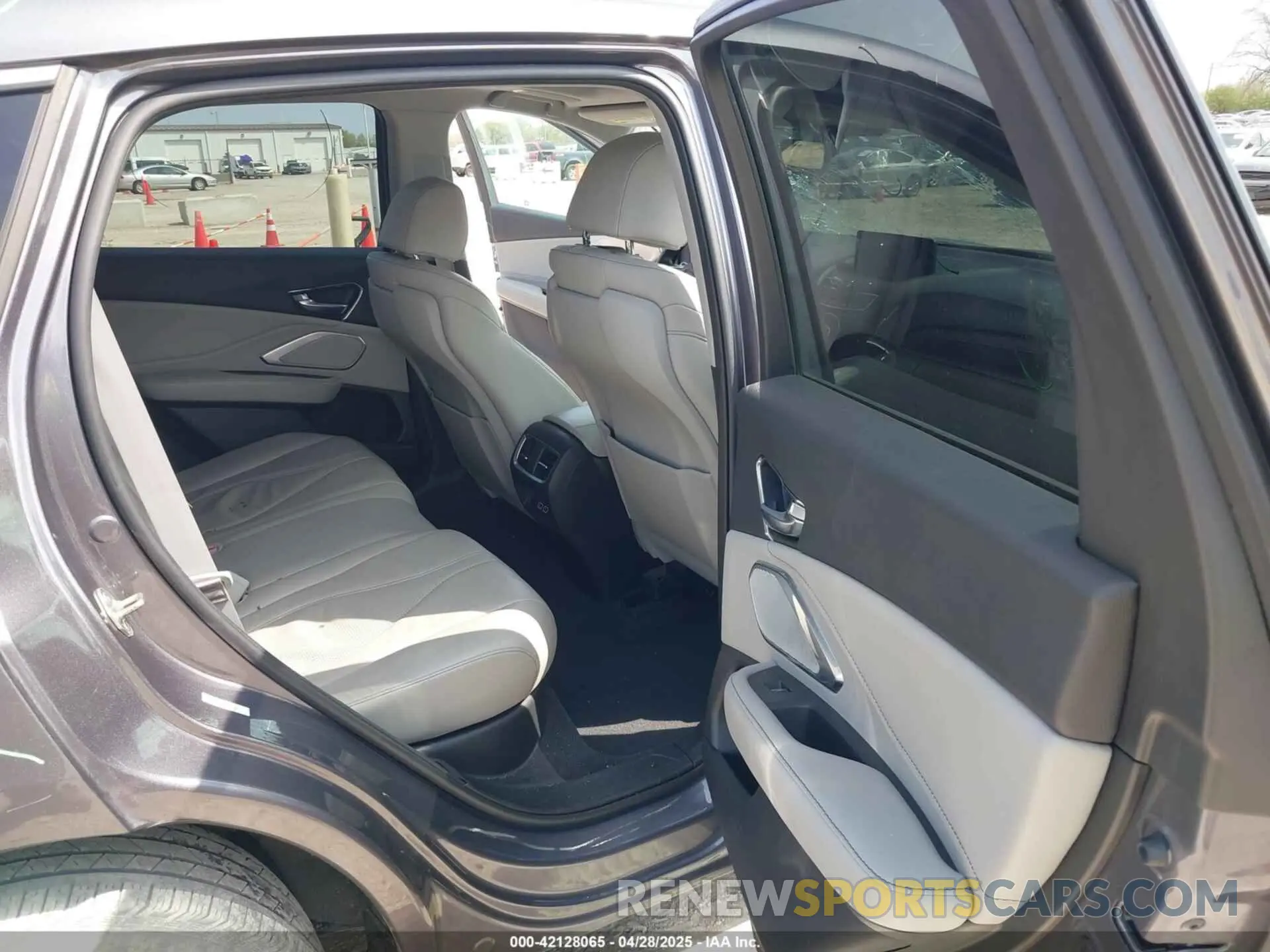8 fotografías del automóvil dañado 5J8TC2H56LL033931 ACURA RDX 2020