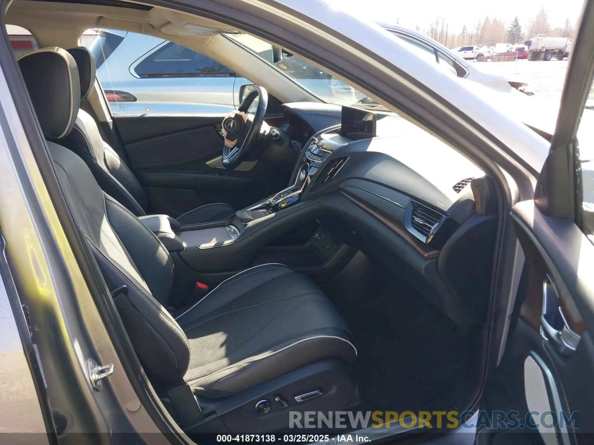 5 fotografías del automóvil dañado 5J8TC2H74LL041625 ACURA RDX 2020