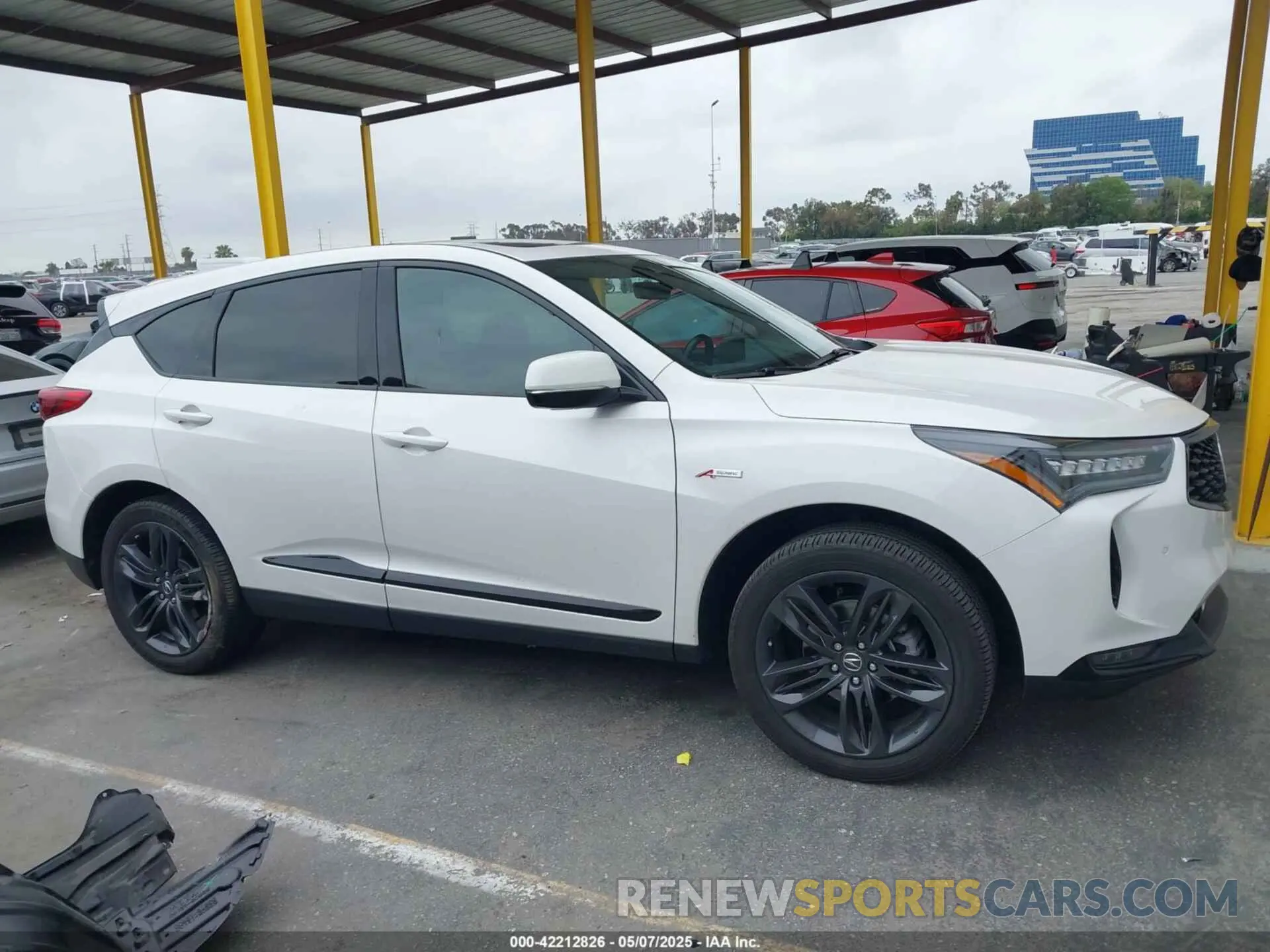 13 fotografías del automóvil dañado 5J8TC1H65NL006760 ACURA RDX 2022