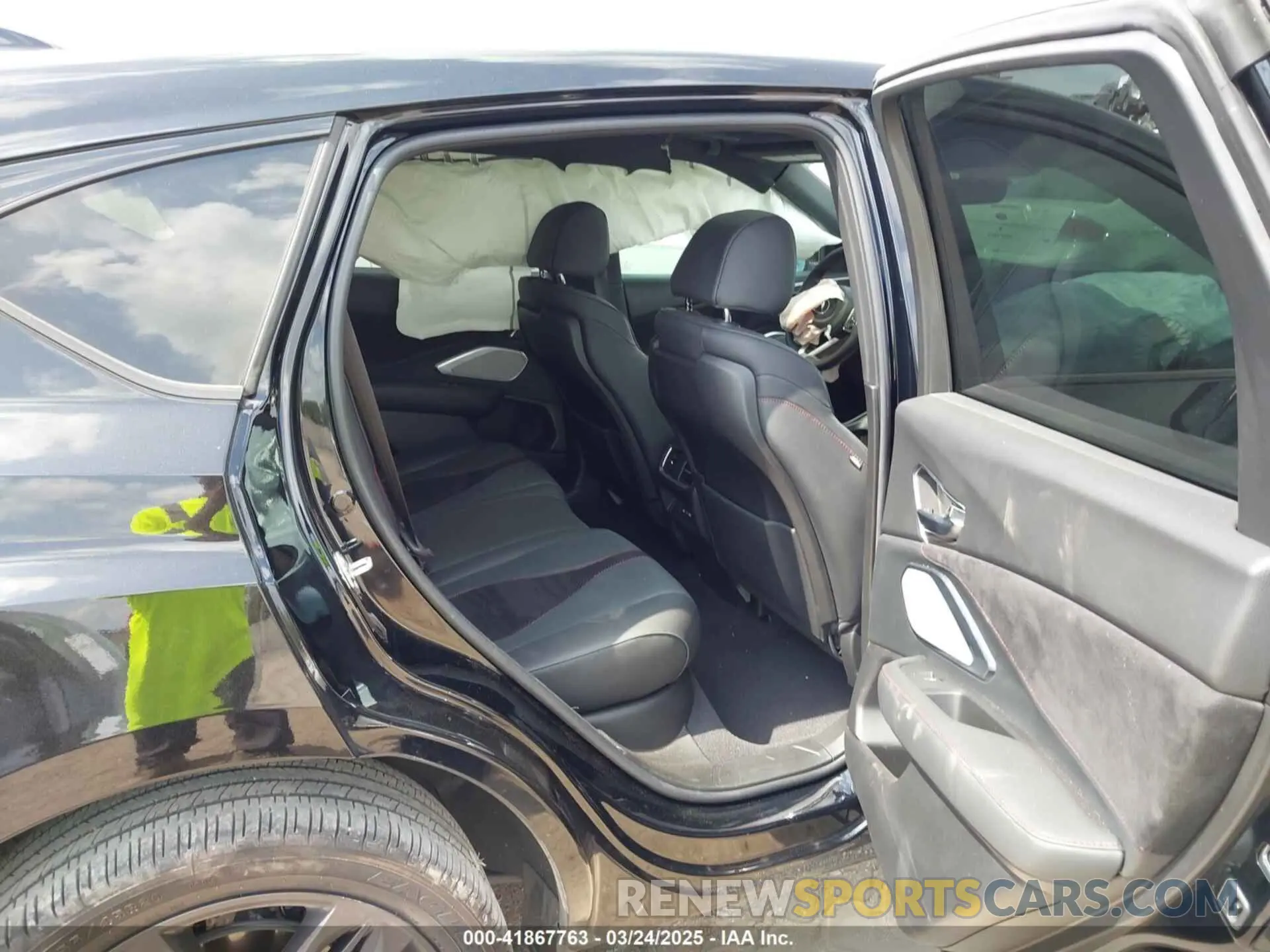 8 fotografías del automóvil dañado 5J8TC1H67NL003911 ACURA RDX 2022