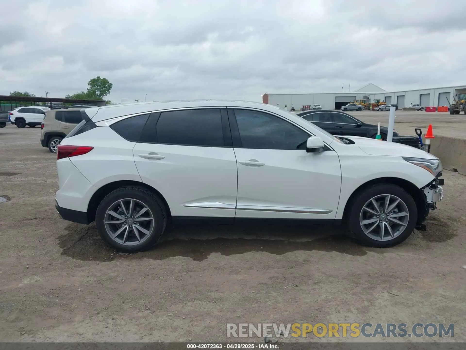 14 fotografías del automóvil dañado 5J8TC1H50PL006983 ACURA RDX 2023