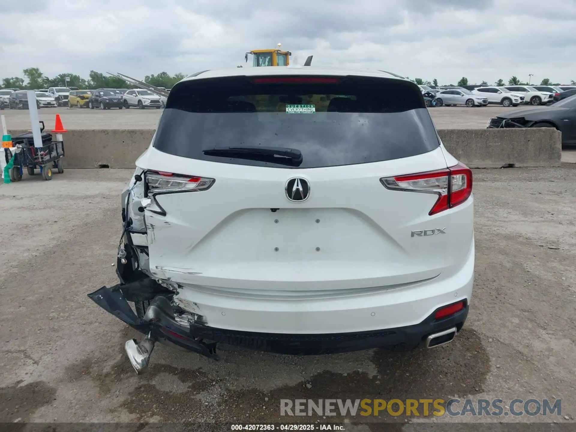17 fotografías del automóvil dañado 5J8TC1H50PL006983 ACURA RDX 2023