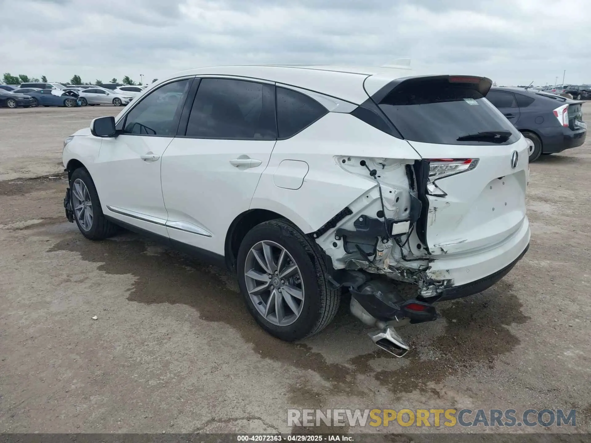 3 fotografías del automóvil dañado 5J8TC1H50PL006983 ACURA RDX 2023