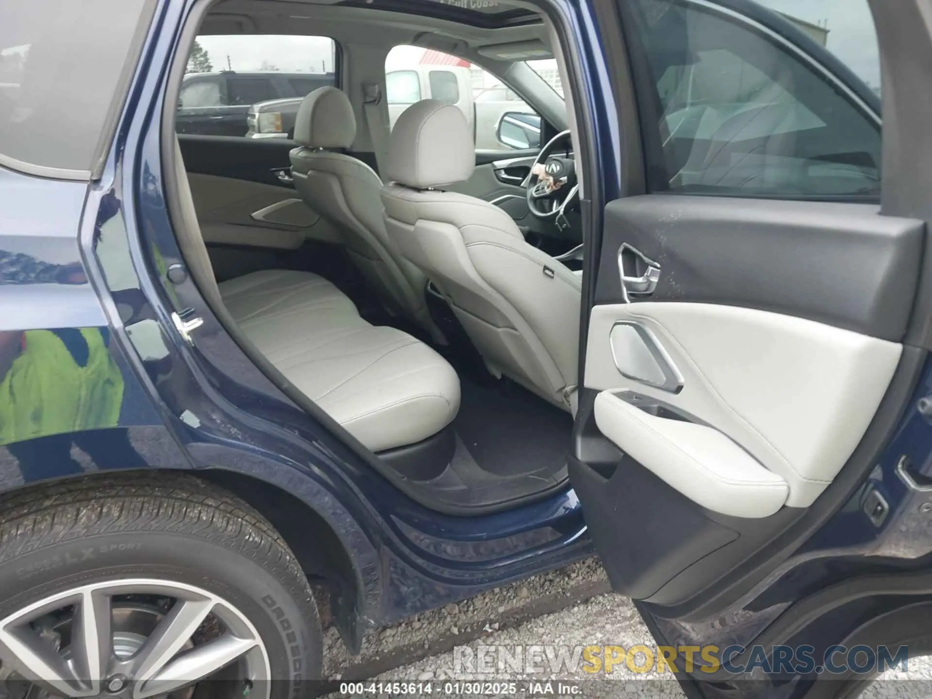 8 fotografías del automóvil dañado 5J8TC1H52PL008122 ACURA RDX 2023