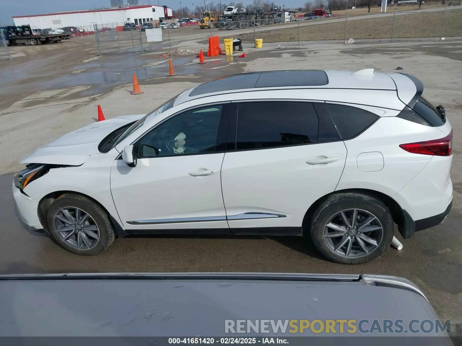 14 fotografías del automóvil dañado 5J8TC2H50PL000526 ACURA RDX 2023