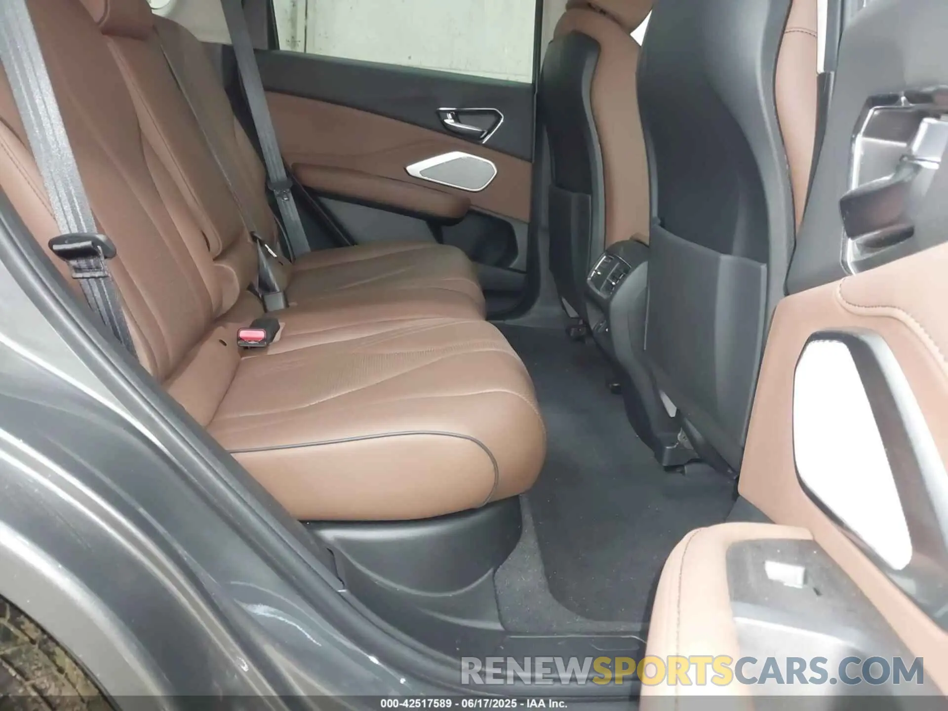 8 fotografías del automóvil dañado 5J8TC2H70RL032588 ACURA RDX 2024