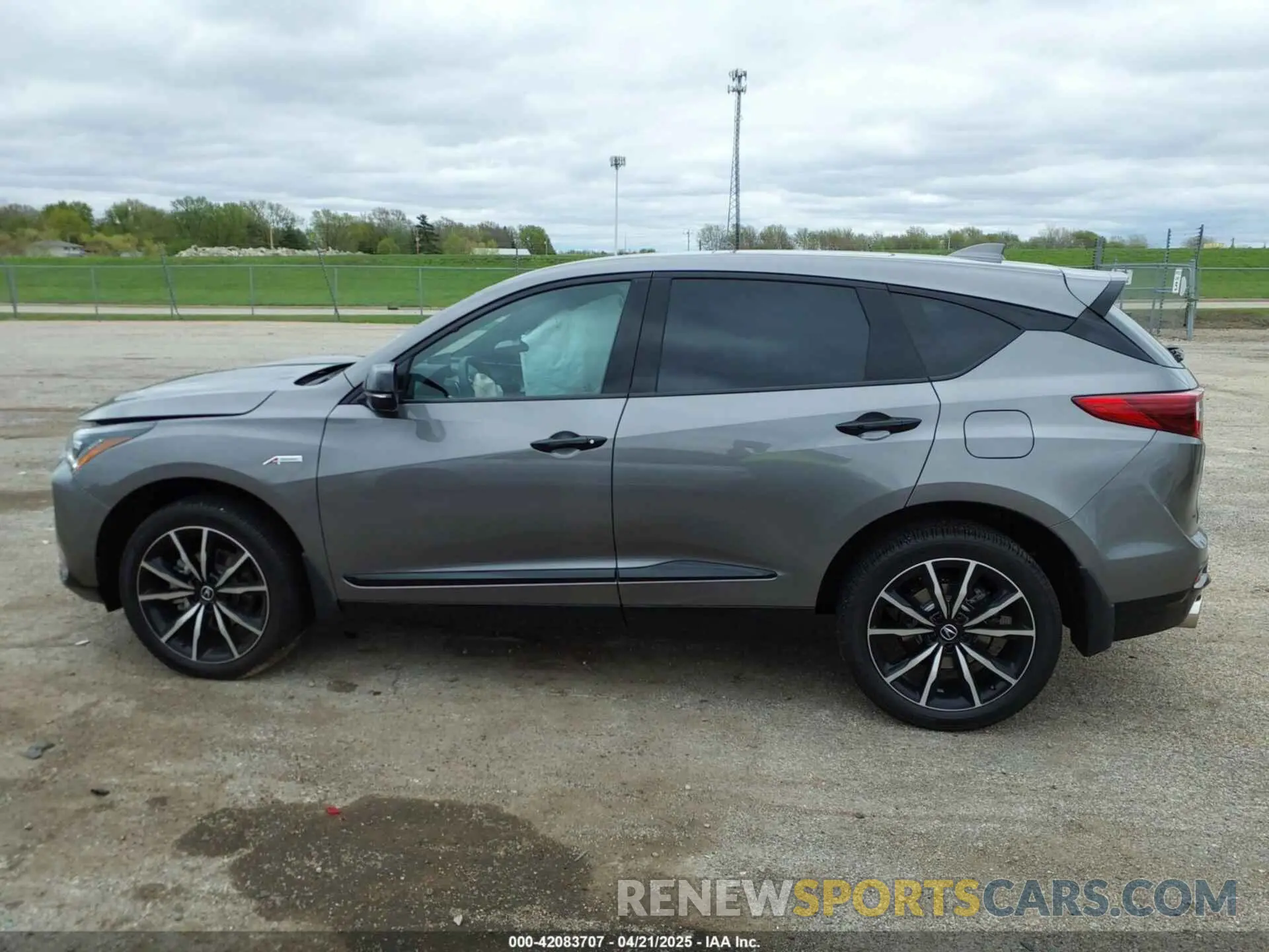 14 fotografías del automóvil dañado 5J8TC2H84SL003030 ACURA RDX 2025