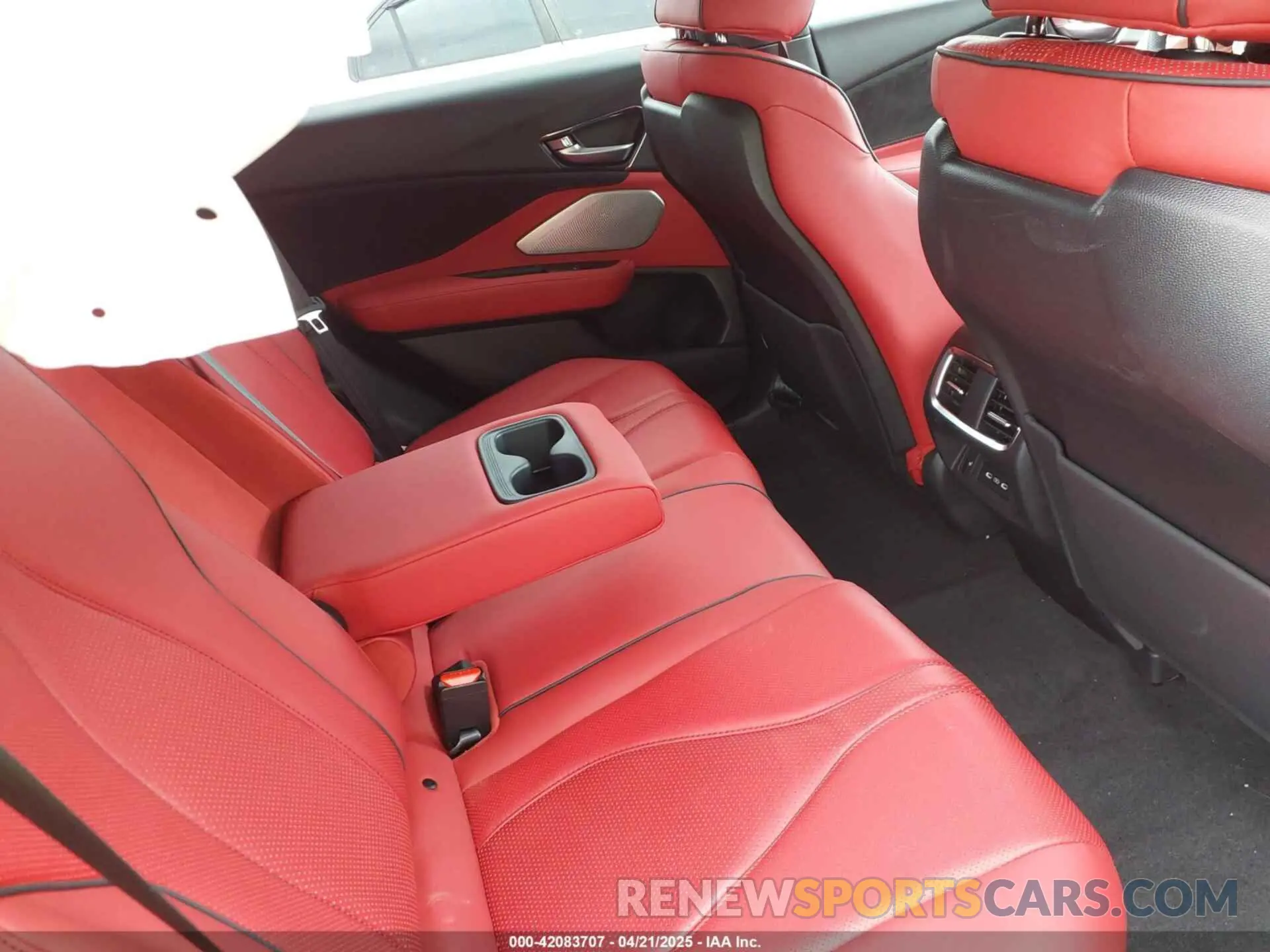 8 fotografías del automóvil dañado 5J8TC2H84SL003030 ACURA RDX 2025