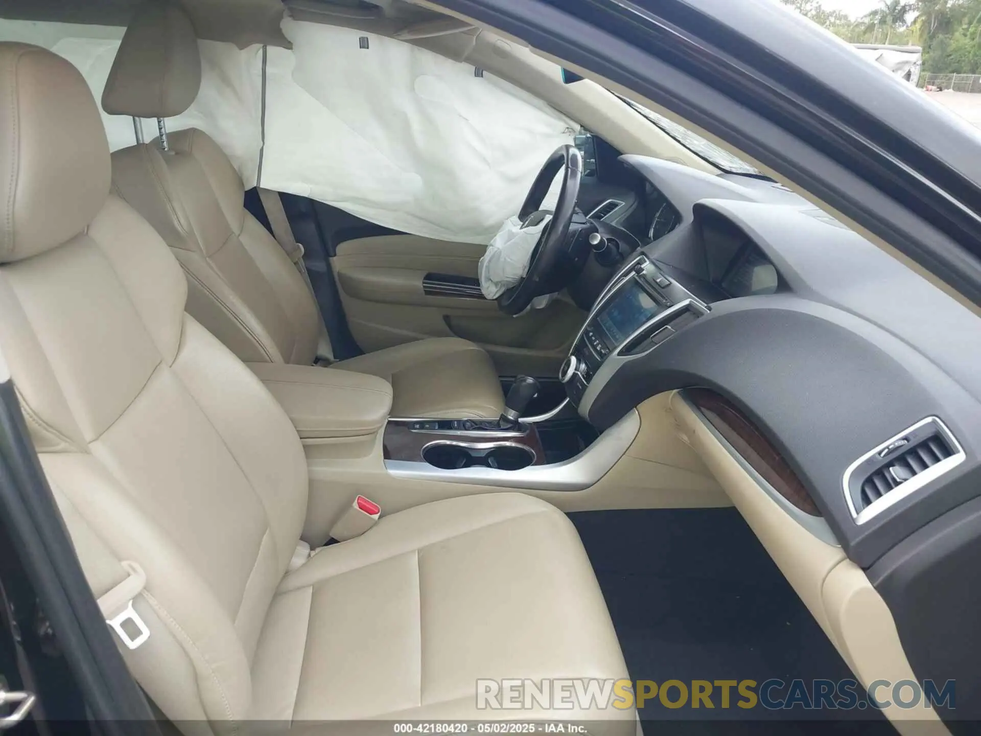 5 fotografías del automóvil dañado 19UUB1F33KA010488 ACURA TLX 2019