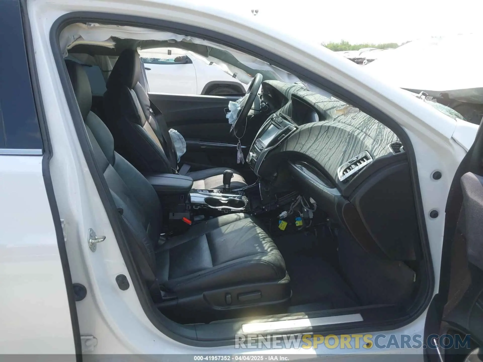 5 fotografías del automóvil dañado 19UUB1F51KA000835 ACURA TLX 2019
