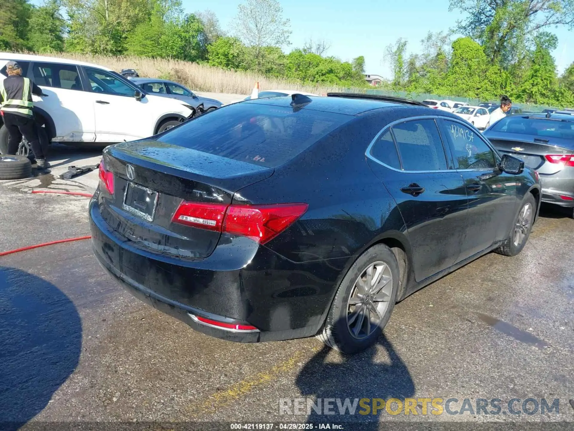 4 fotografías del automóvil dañado 19UUB1F52KA000293 ACURA TLX 2019