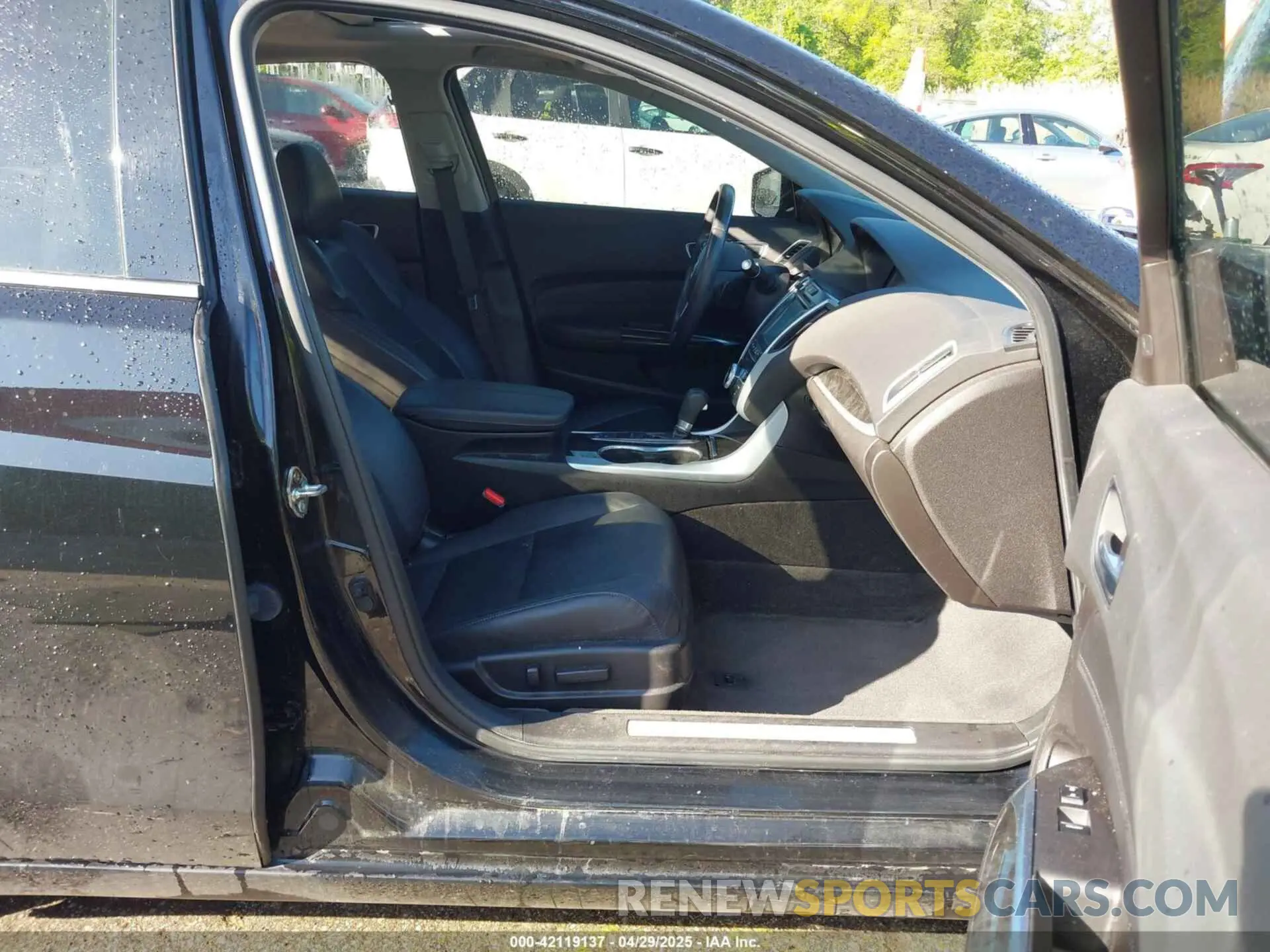 5 fotografías del automóvil dañado 19UUB1F52KA000293 ACURA TLX 2019