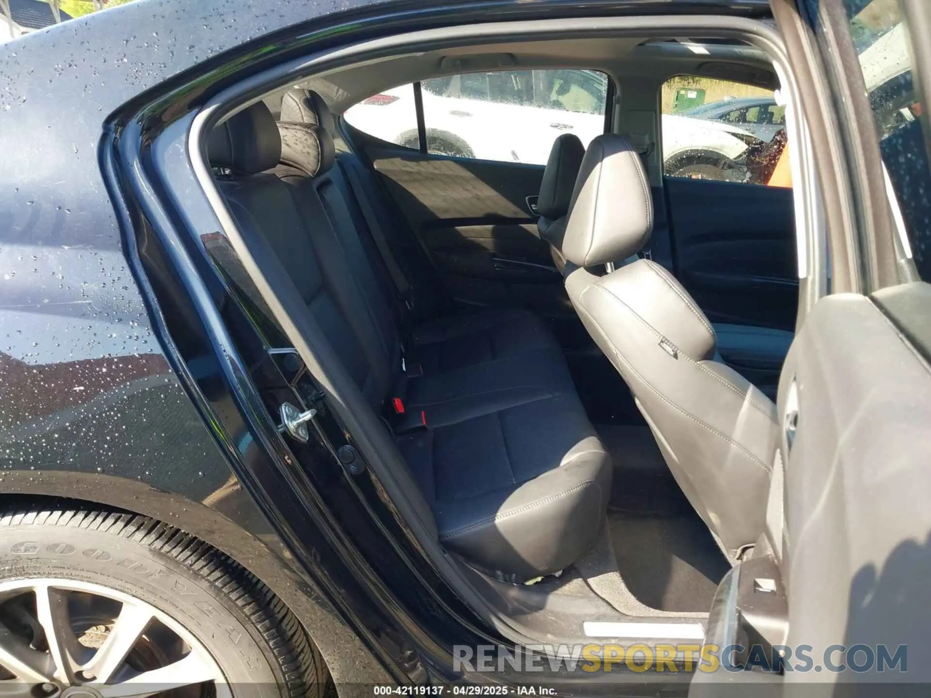 8 fotografías del automóvil dañado 19UUB1F52KA000293 ACURA TLX 2019
