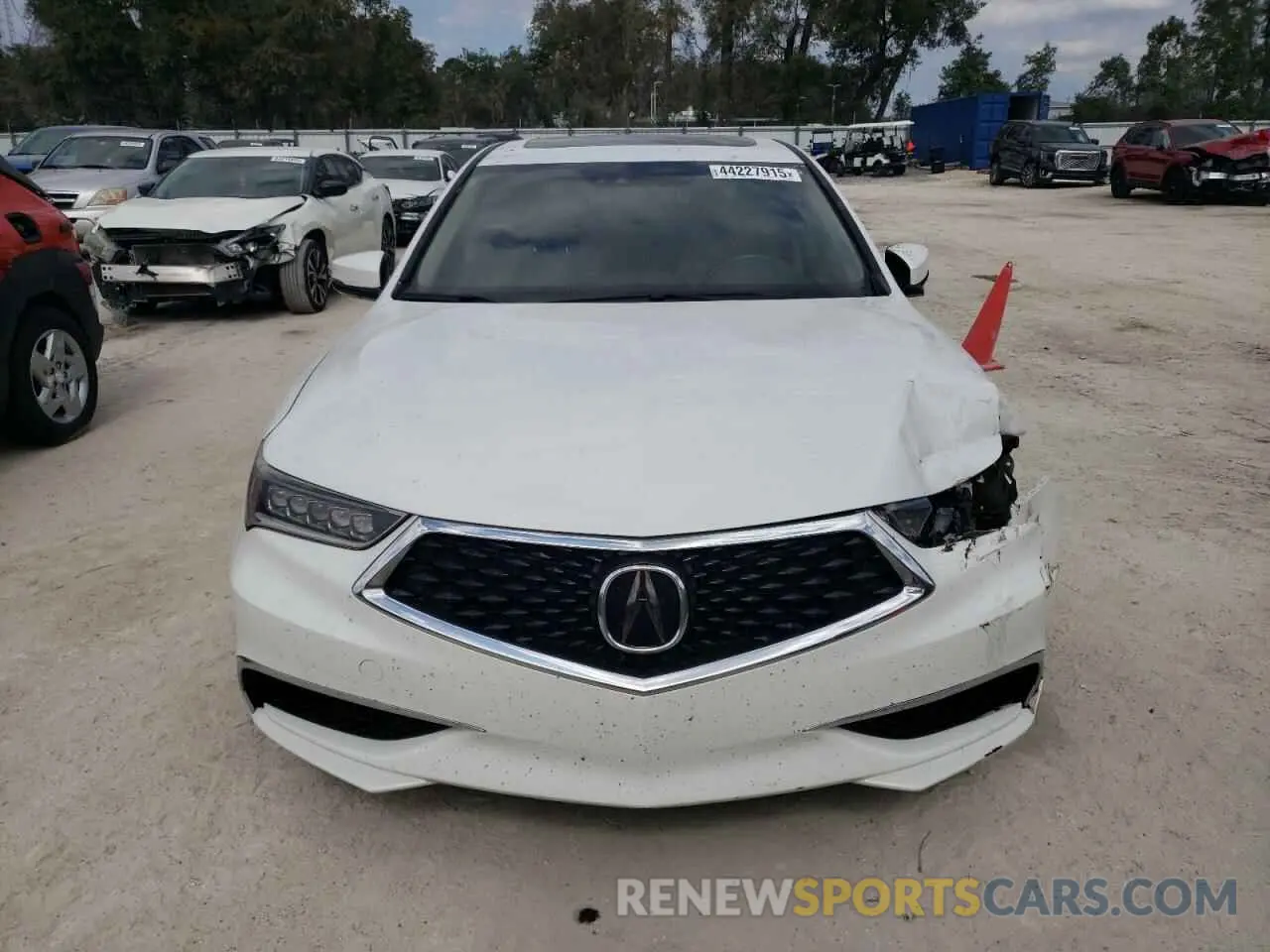 5 fotografías del automóvil dañado 19UUB1F56KA000104 ACURA TLX 2019