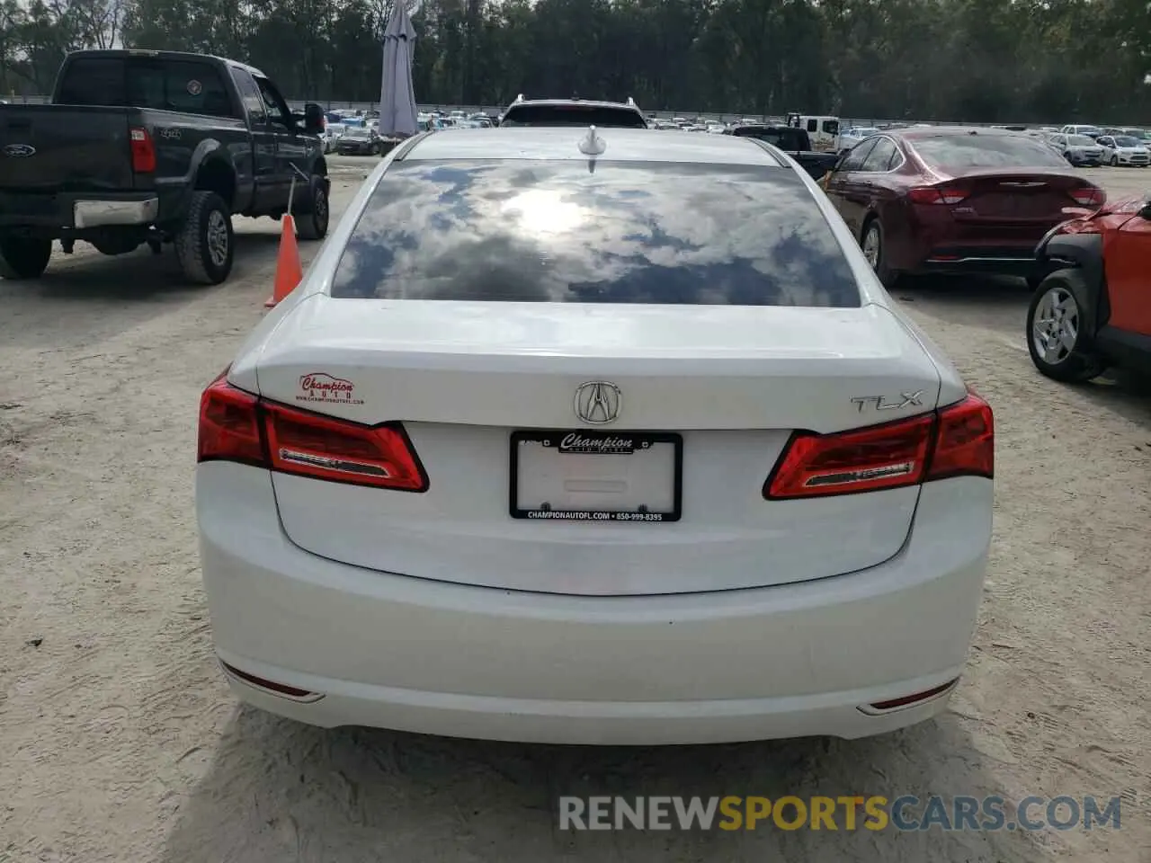 6 fotografías del automóvil dañado 19UUB1F56KA000104 ACURA TLX 2019