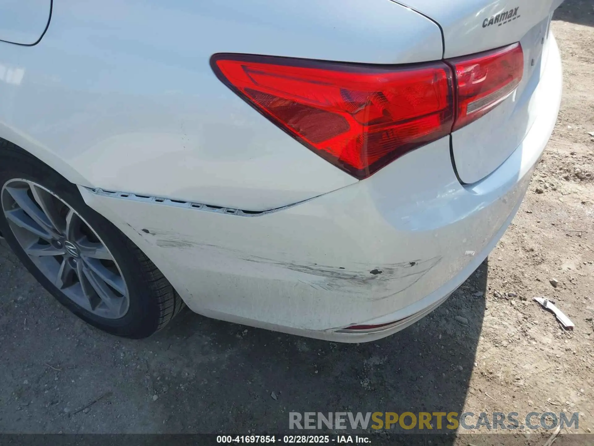 17 fotografías del automóvil dañado 19UUB1F58KA000797 ACURA TLX 2019