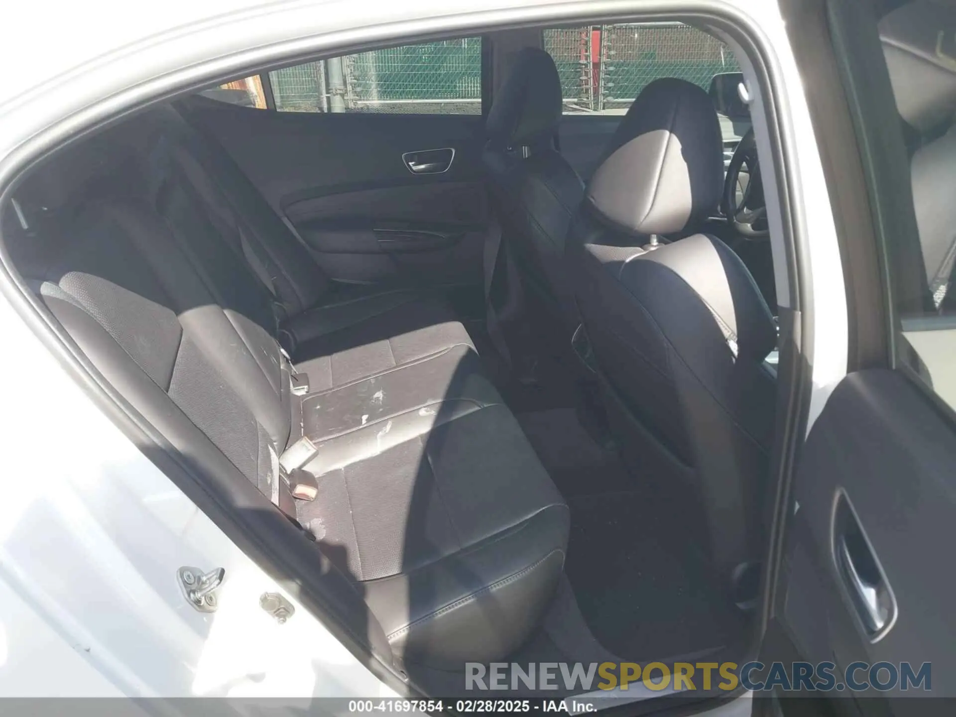 8 fotografías del automóvil dañado 19UUB1F58KA000797 ACURA TLX 2019