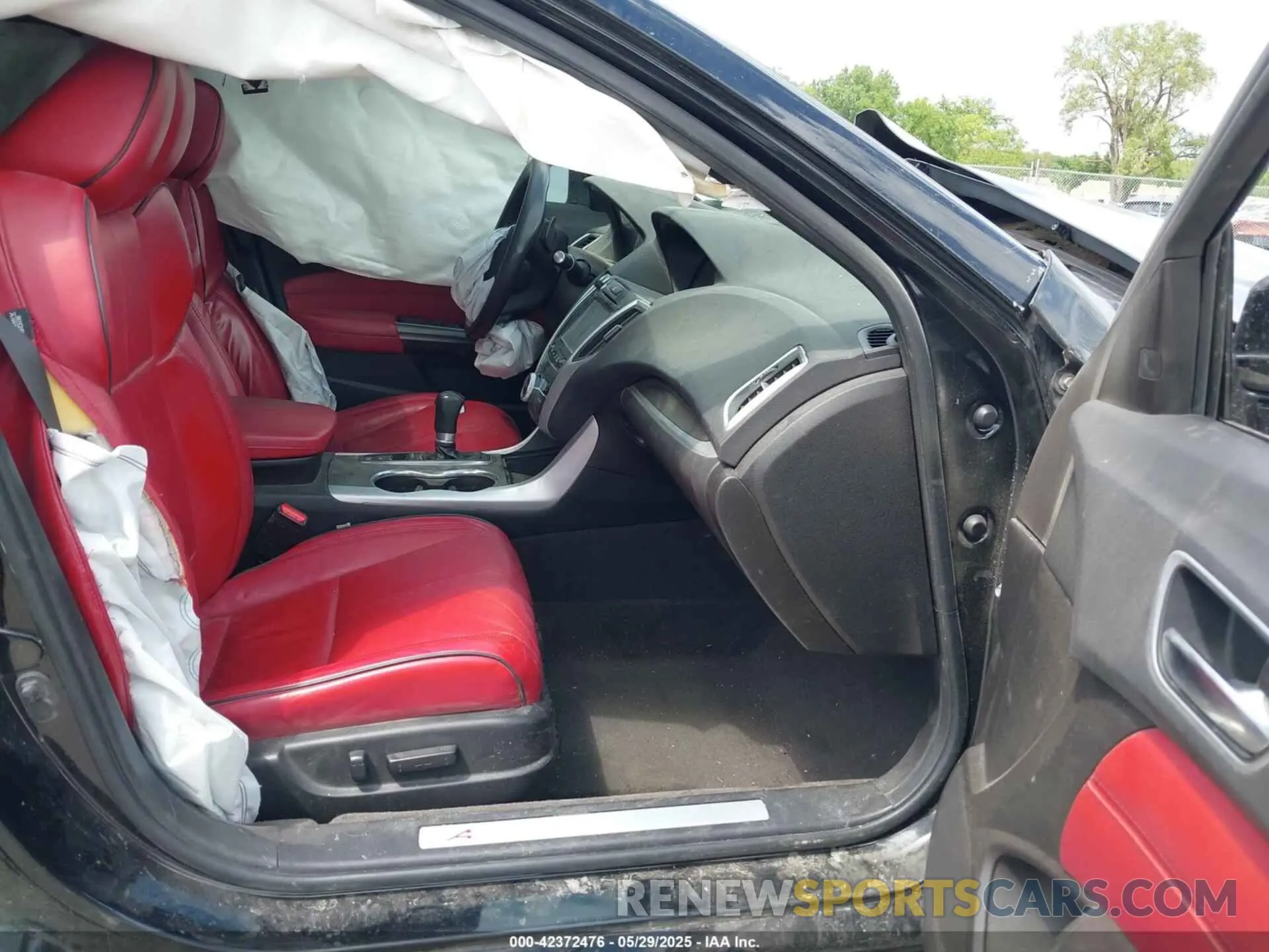 5 fotografías del automóvil dañado 19UUB1F62KA001601 ACURA TLX 2019