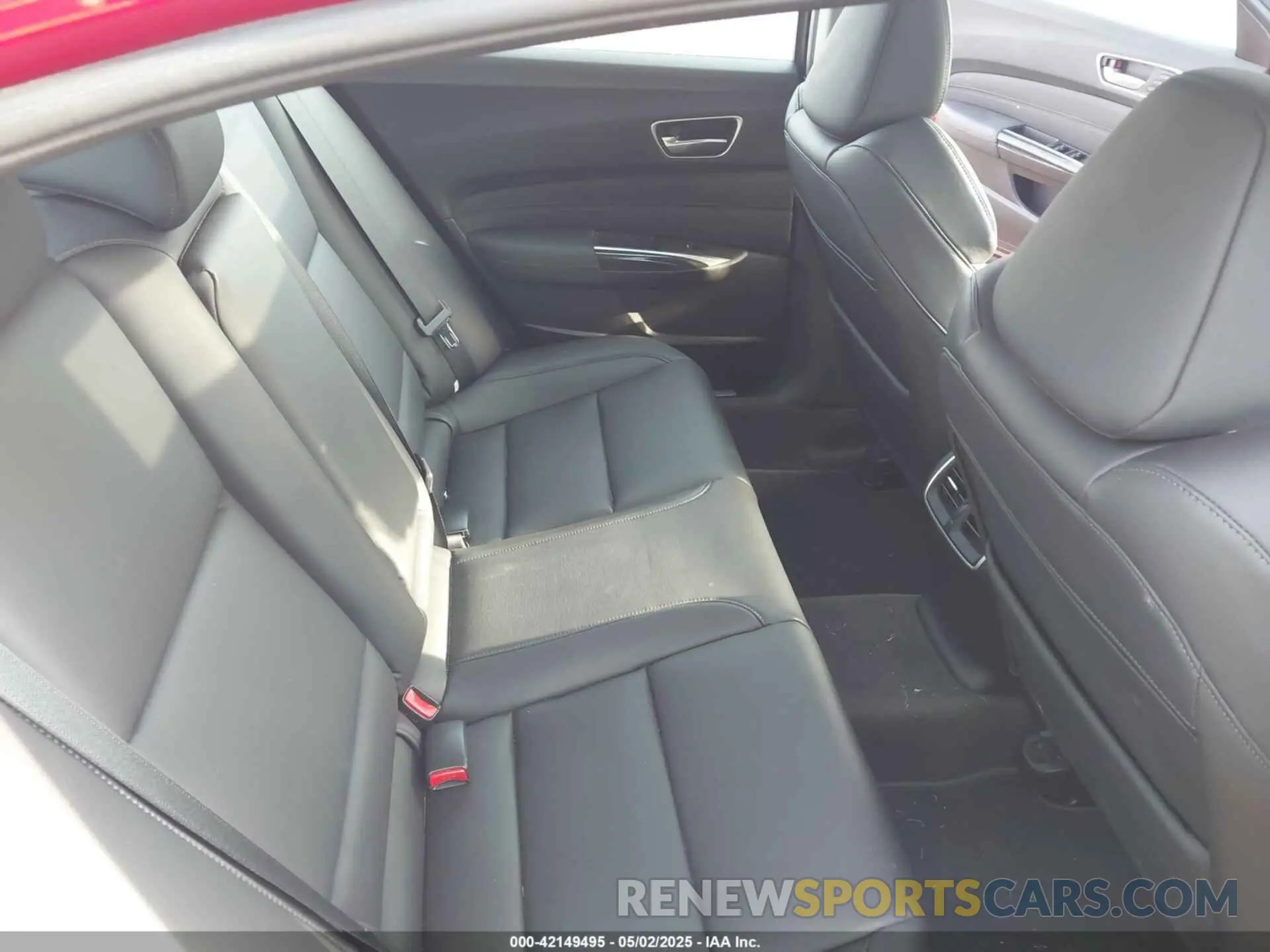 8 fotografías del automóvil dañado 19UUB2F37KA005185 ACURA TLX 2019