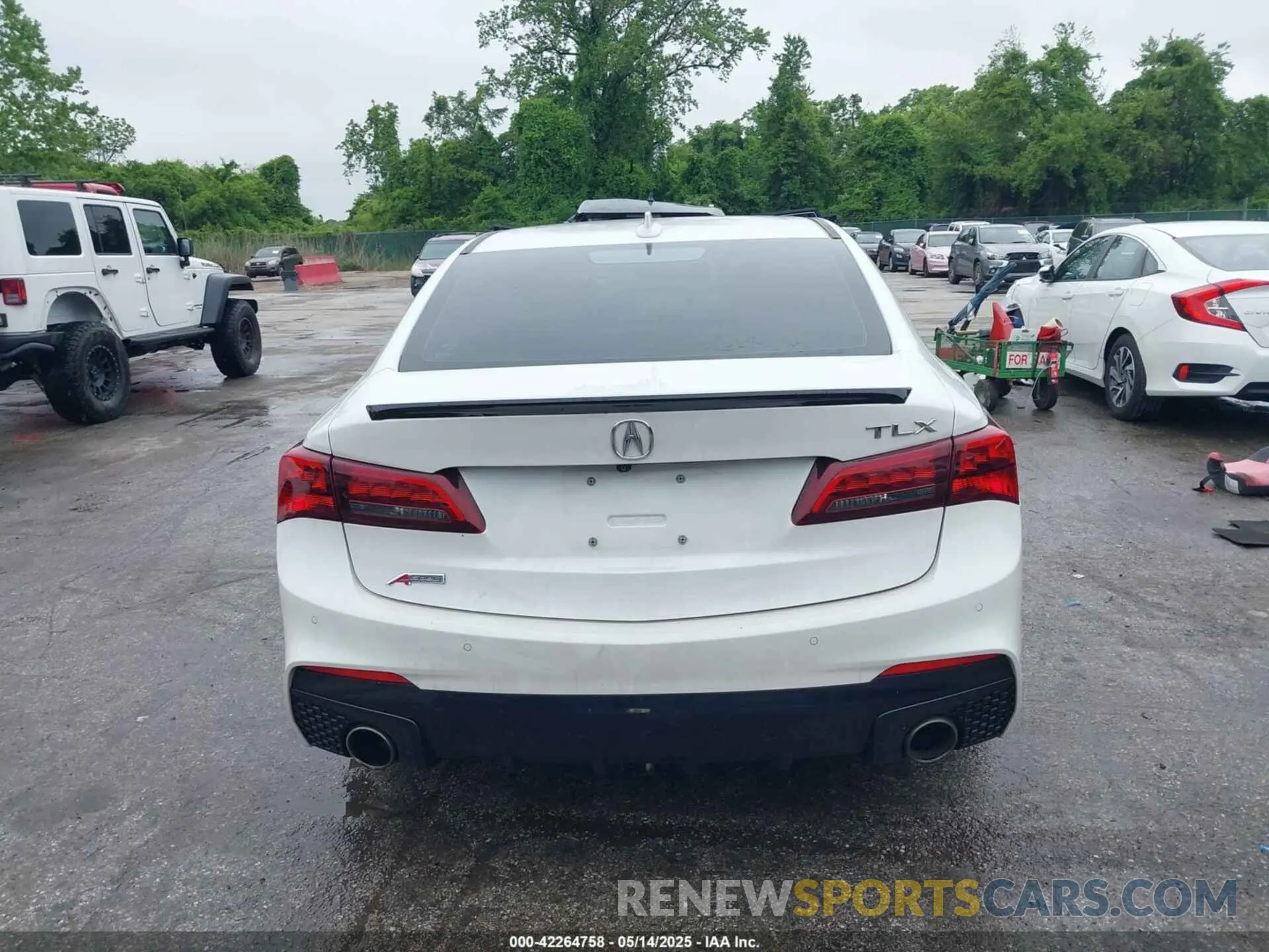 15 fotografías del automóvil dañado 19UUB2F63KA004061 ACURA TLX 2019