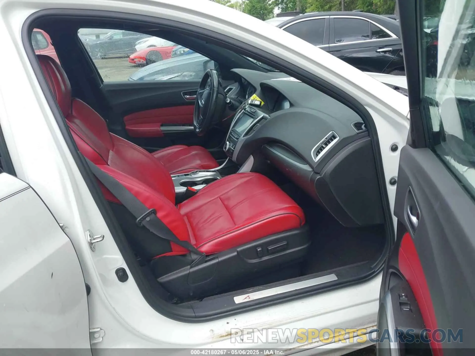 5 fotografías del automóvil dañado 19UUB3F60KA005206 ACURA TLX 2019