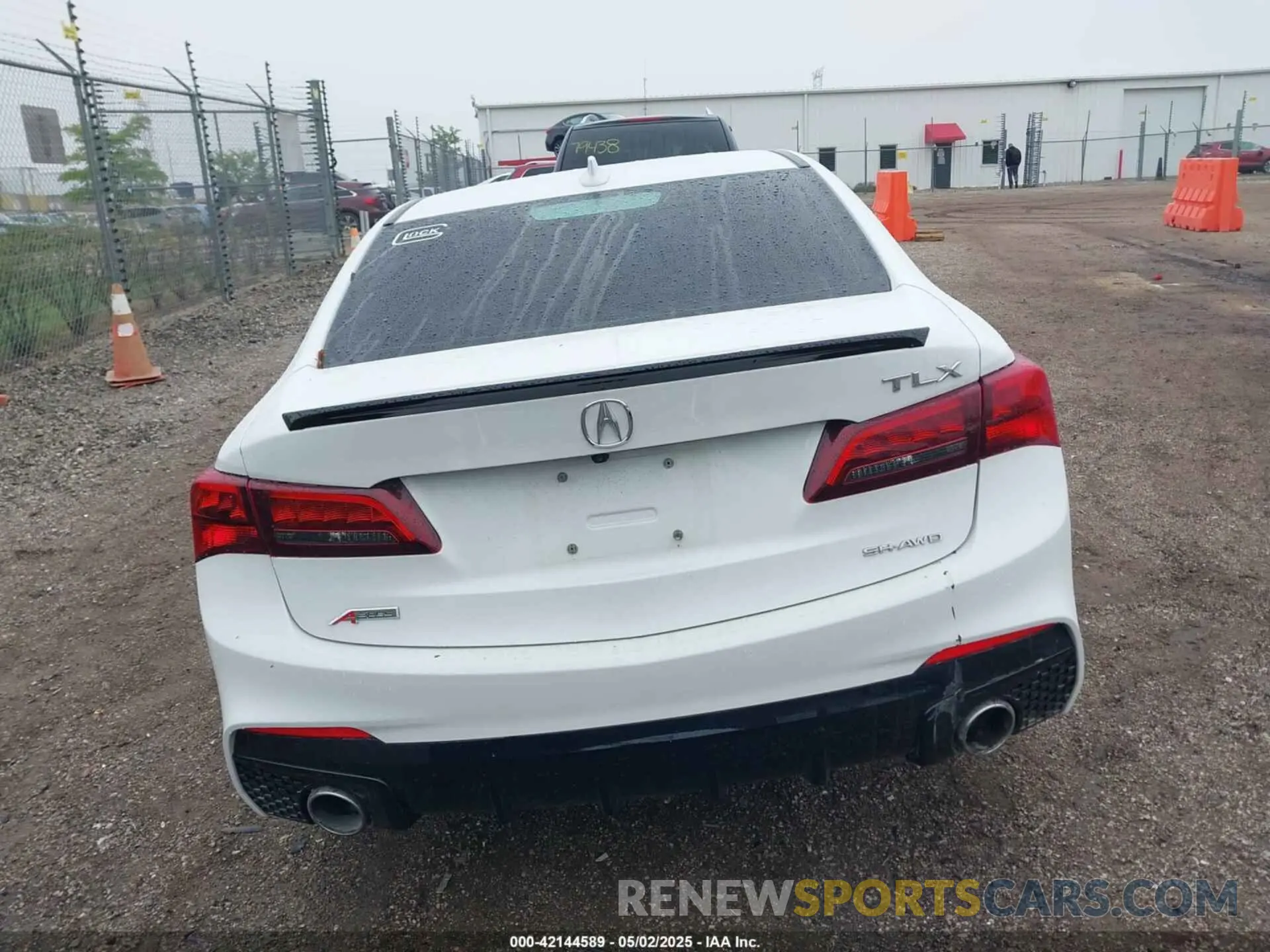 16 fotografías del automóvil dañado 19UUB3F63KA800671 ACURA TLX 2019
