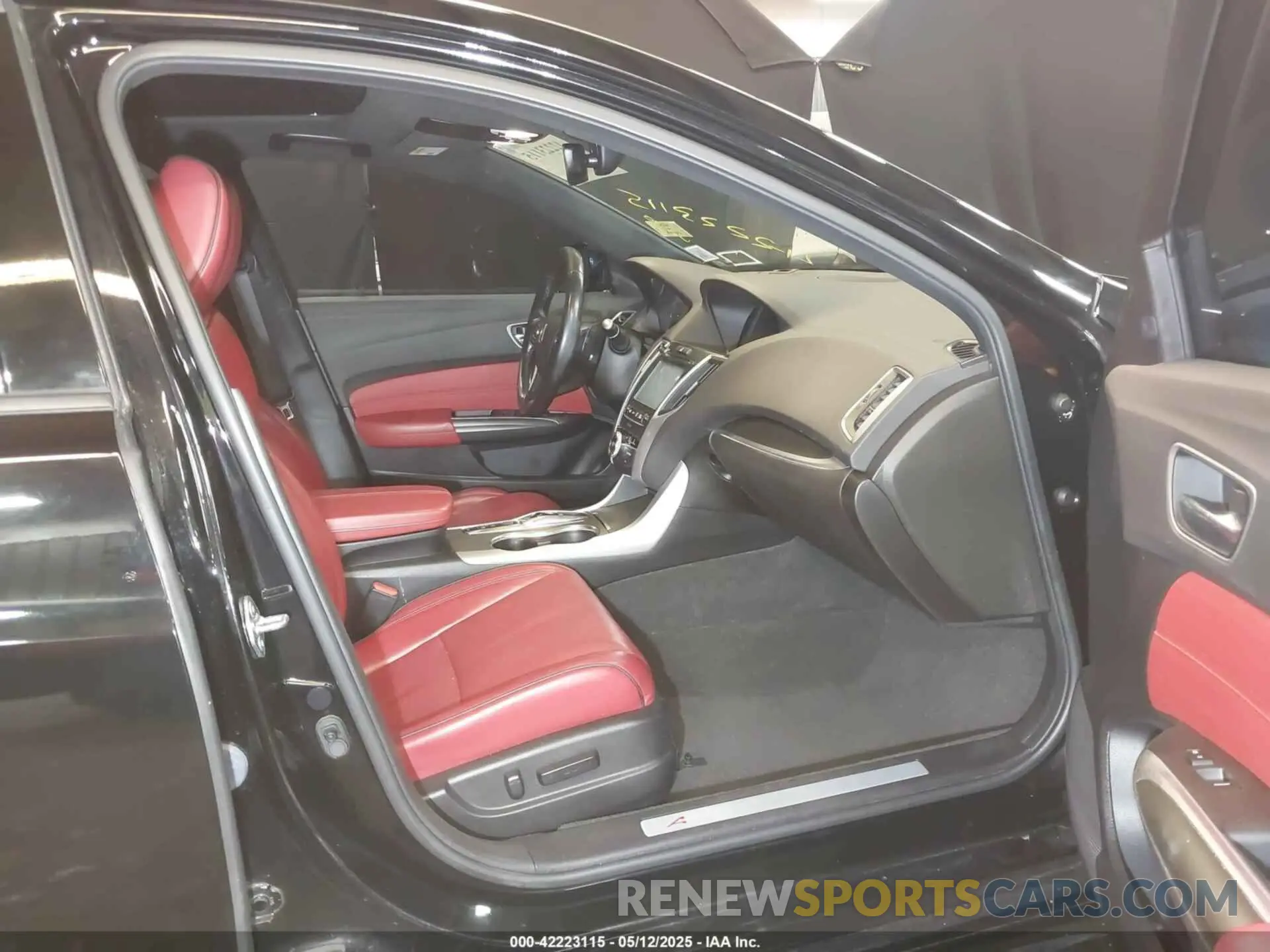 5 fotografías del automóvil dañado 19UUB3F68KA004708 ACURA TLX 2019