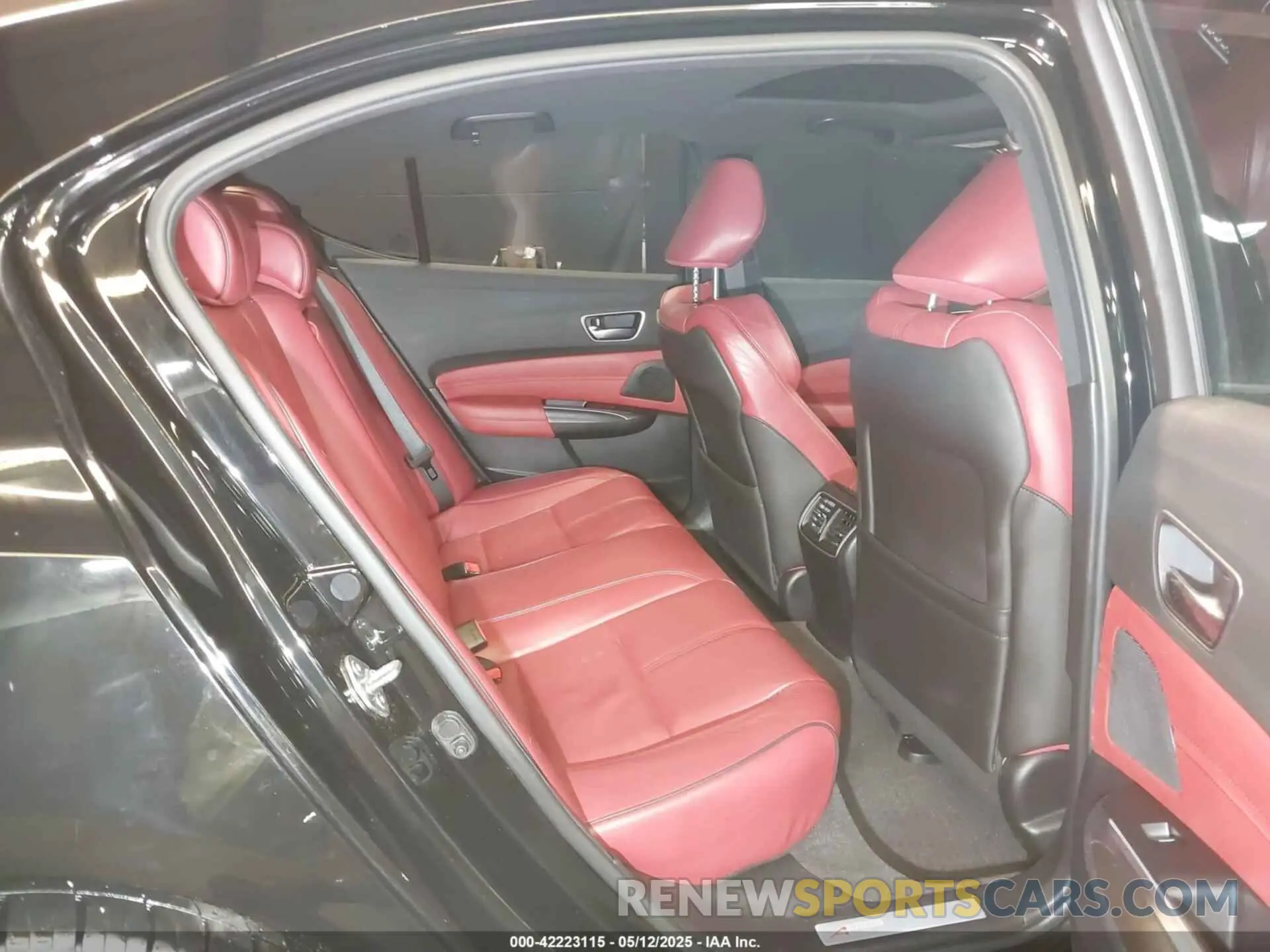 8 fotografías del automóvil dañado 19UUB3F68KA004708 ACURA TLX 2019