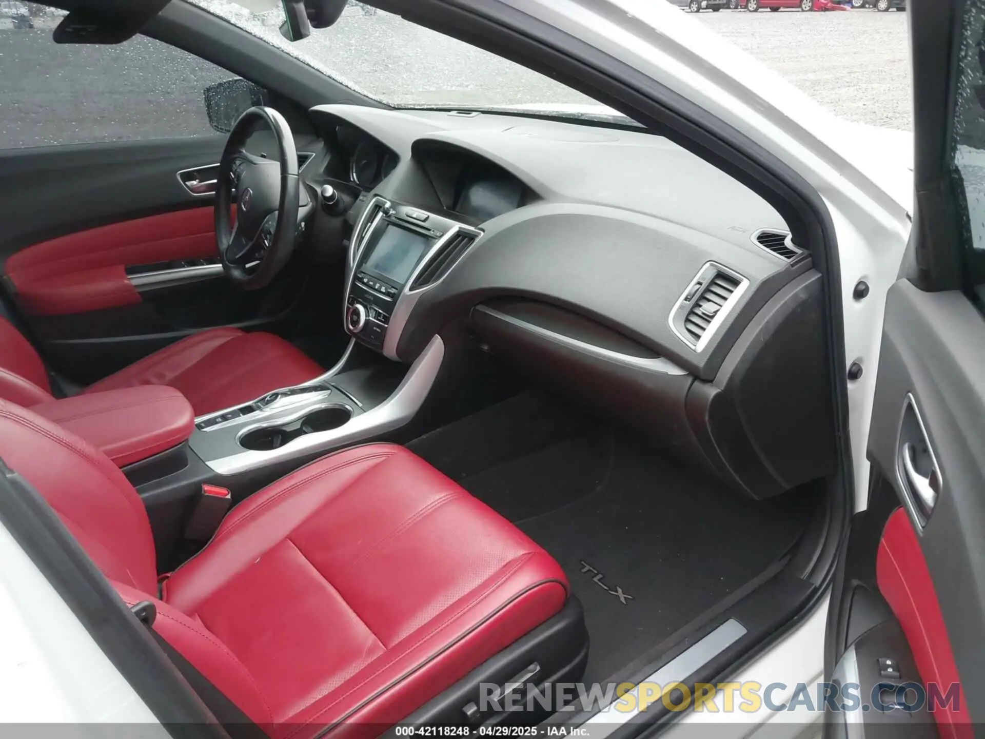 5 fotografías del automóvil dañado 19UUB3F6XKA003799 ACURA TLX 2019