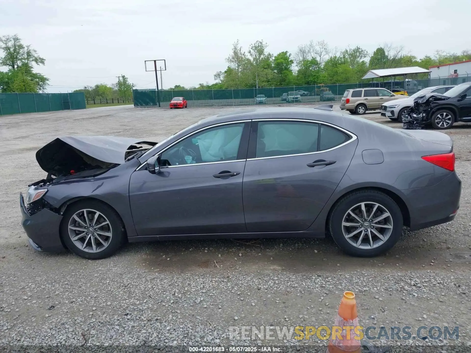 14 fotografías del automóvil dañado 19UUB1F30LA011504 ACURA TLX 2020