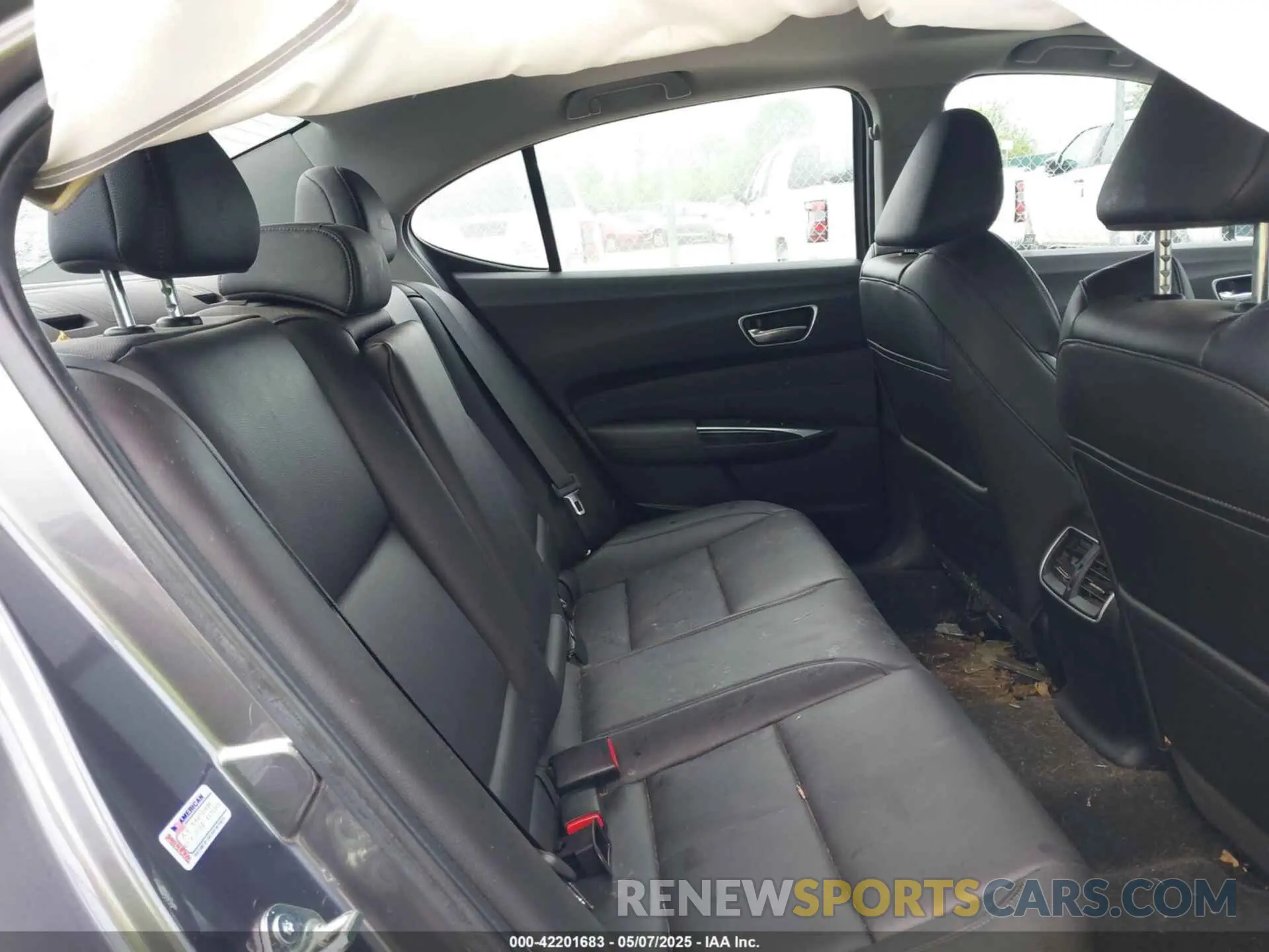 8 fotografías del automóvil dañado 19UUB1F30LA011504 ACURA TLX 2020