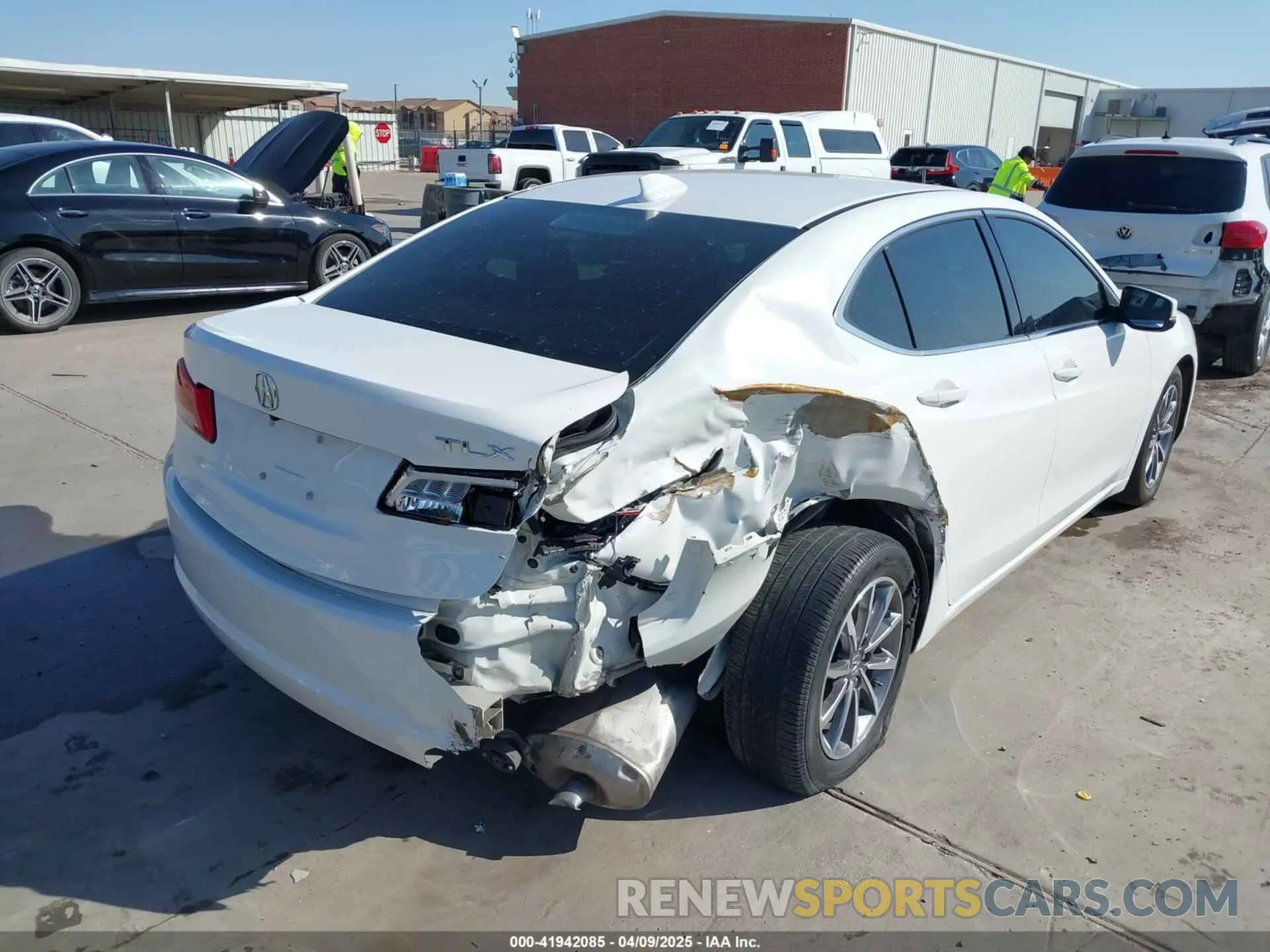 4 fotografías del automóvil dañado 19UUB1F32LA011682 ACURA TLX 2020