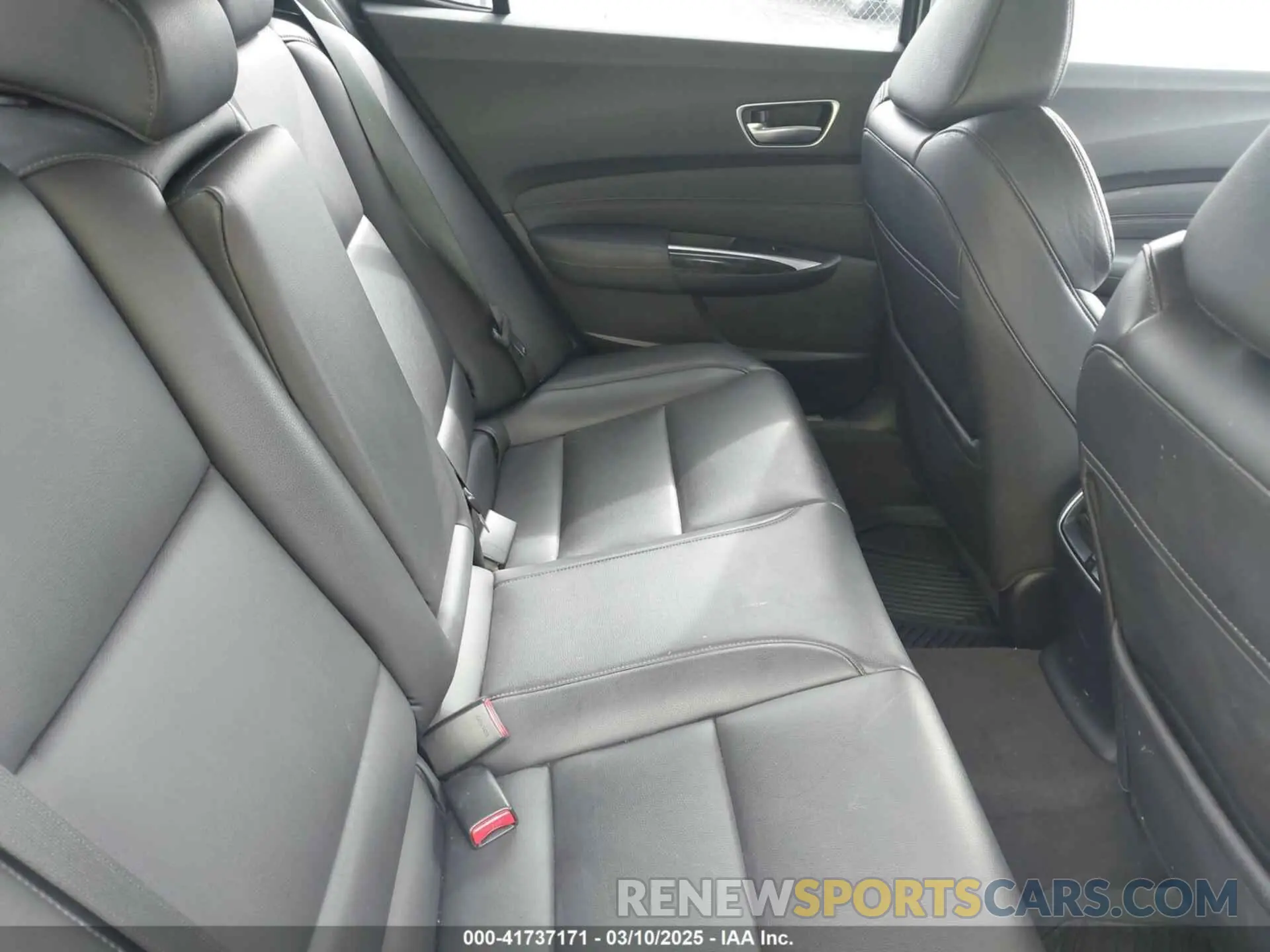 8 fotografías del automóvil dañado 19UUB1F34LA012378 ACURA TLX 2020