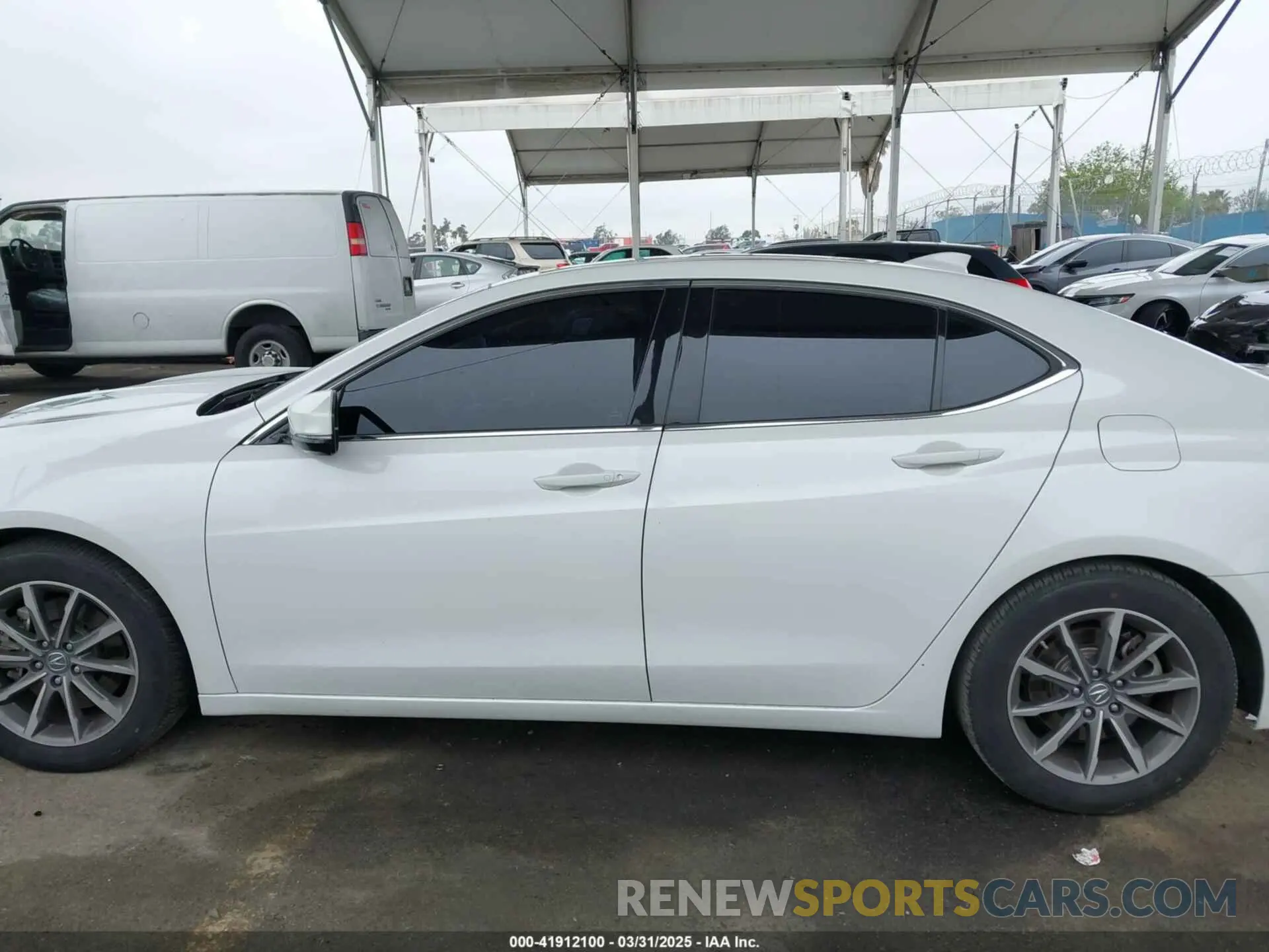 14 fotografías del automóvil dañado 19UUB1F38LA014988 ACURA TLX 2020