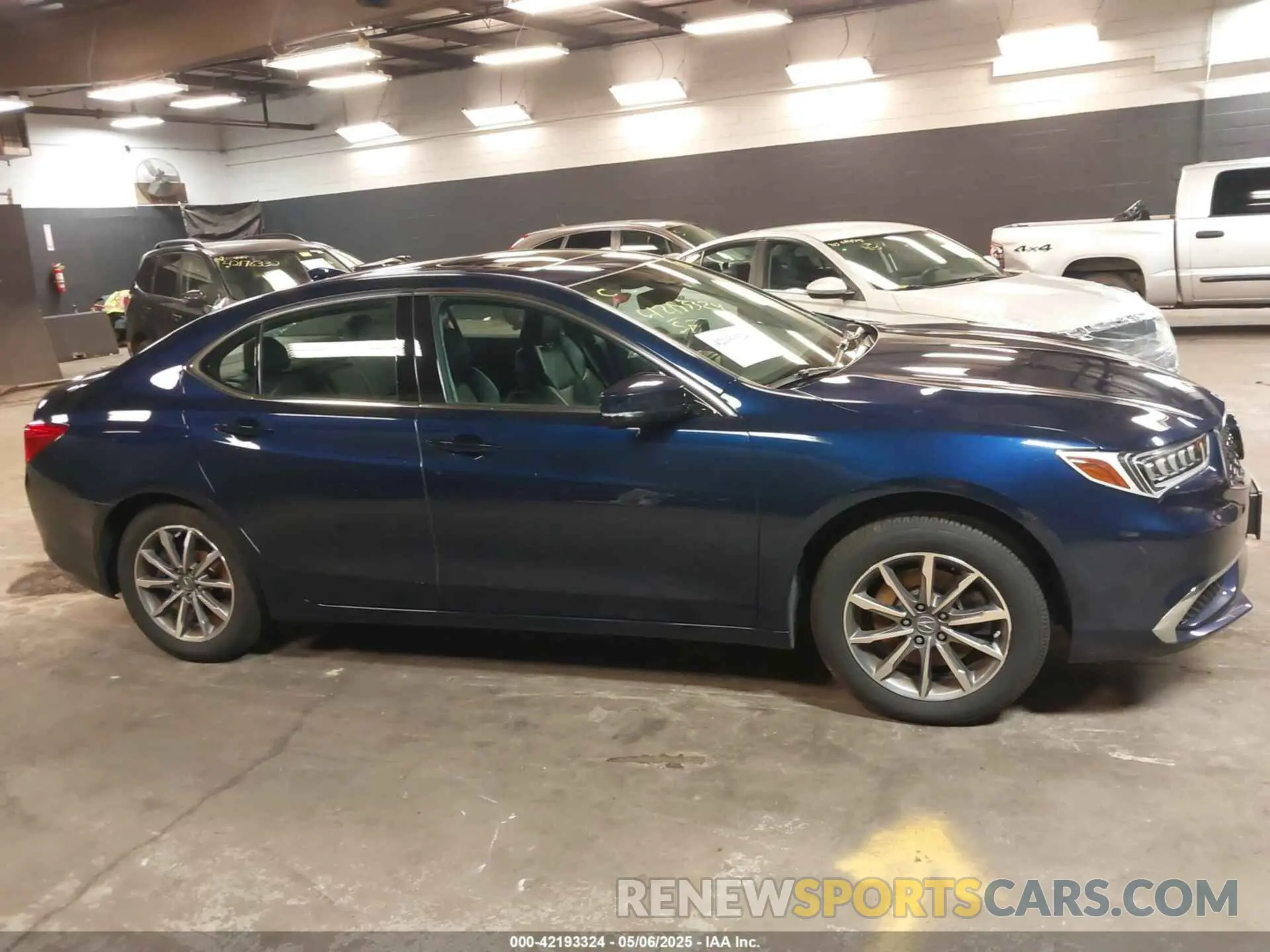 13 fotografías del automóvil dañado 19UUB1F53LA006637 ACURA TLX 2020