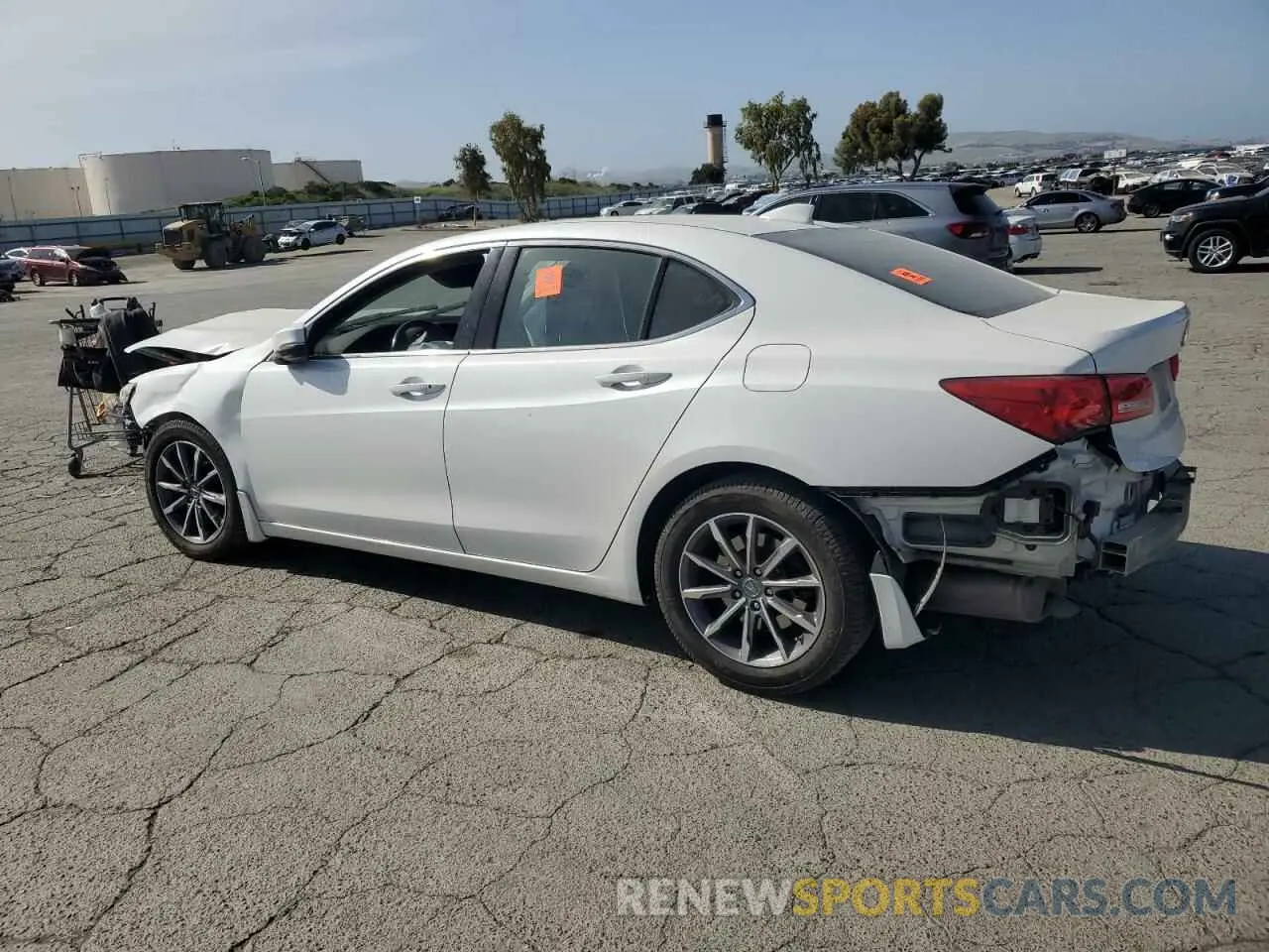 2 fotografías del automóvil dañado 19UUB1F5XLA017067 ACURA TLX 2020