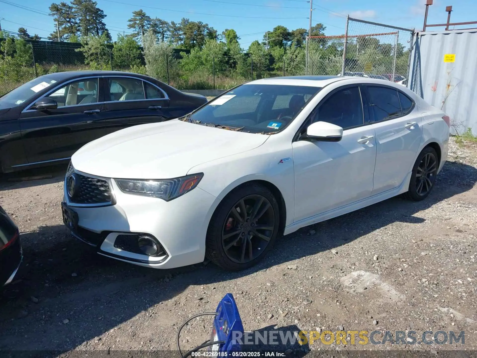 2 fotografías del automóvil dañado 19UUB1F64LA009815 ACURA TLX 2020