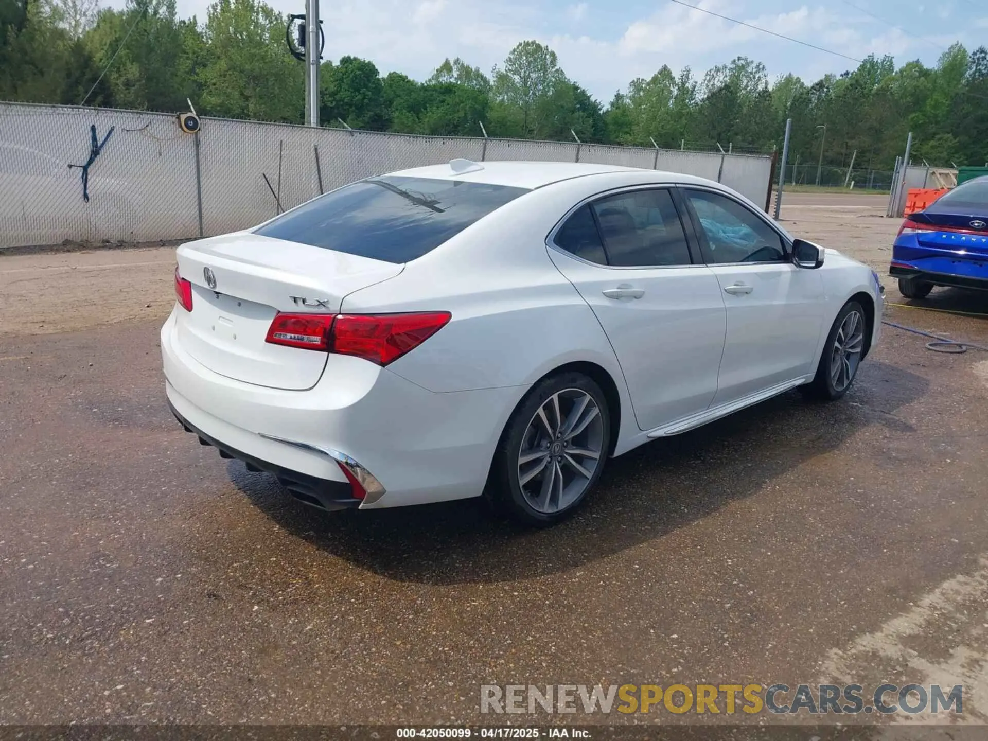 4 fotografías del automóvil dañado 19UUB2F43LA001094 ACURA TLX 2020