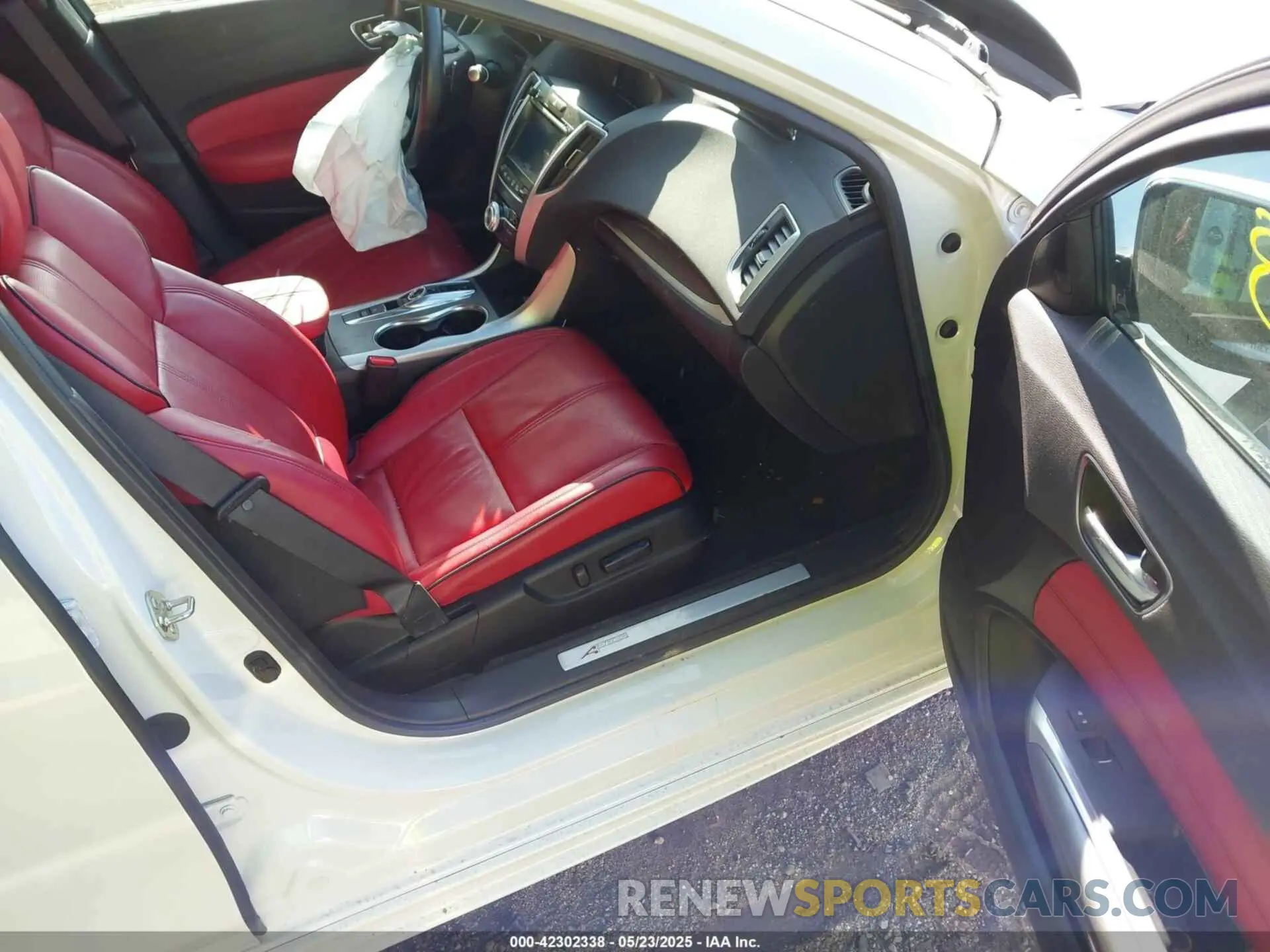 5 fotografías del automóvil dañado 19UUB2F66LA002614 ACURA TLX 2020