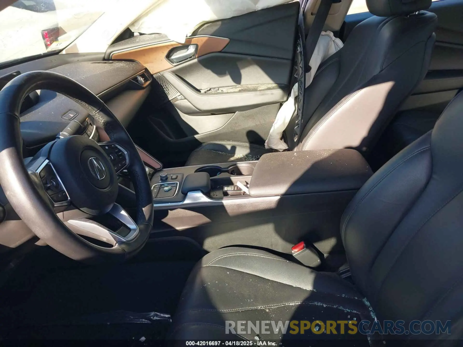 5 fotografías del automóvil dañado 19UUB5F3XMA011289 ACURA TLX 2021