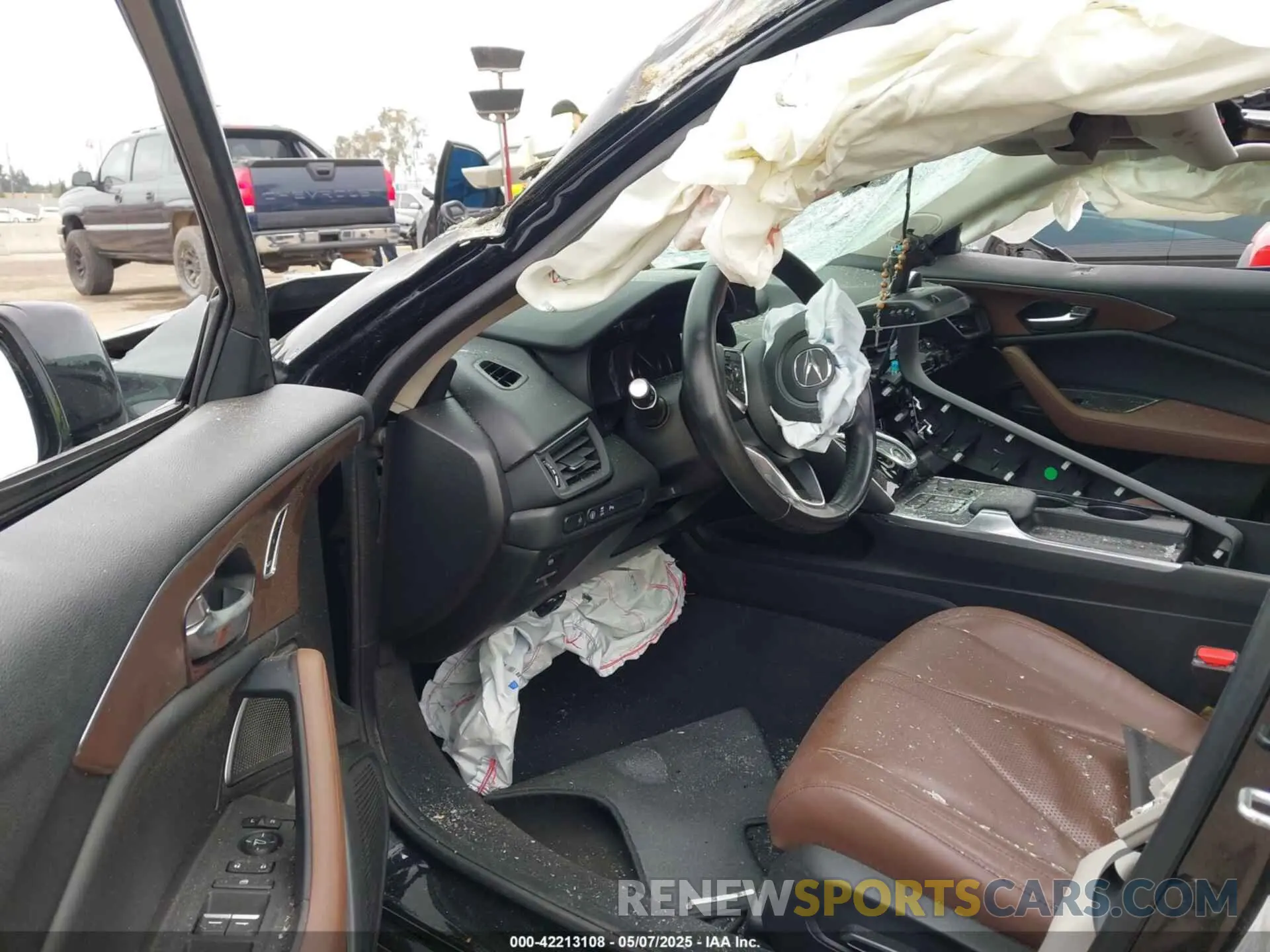 5 fotografías del automóvil dañado 19UUB5F46MA010200 ACURA TLX 2021