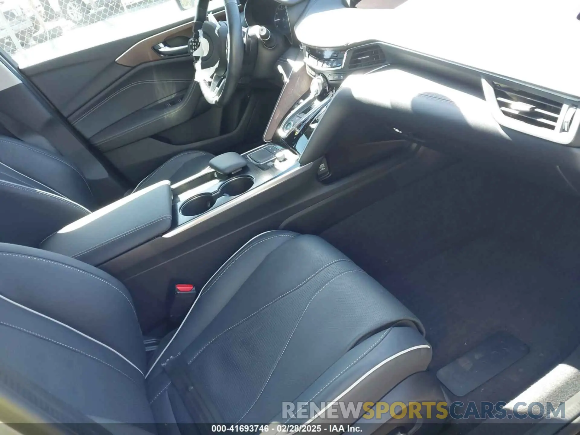 5 fotografías del automóvil dañado 19UUB5F68MA007218 ACURA TLX 2021