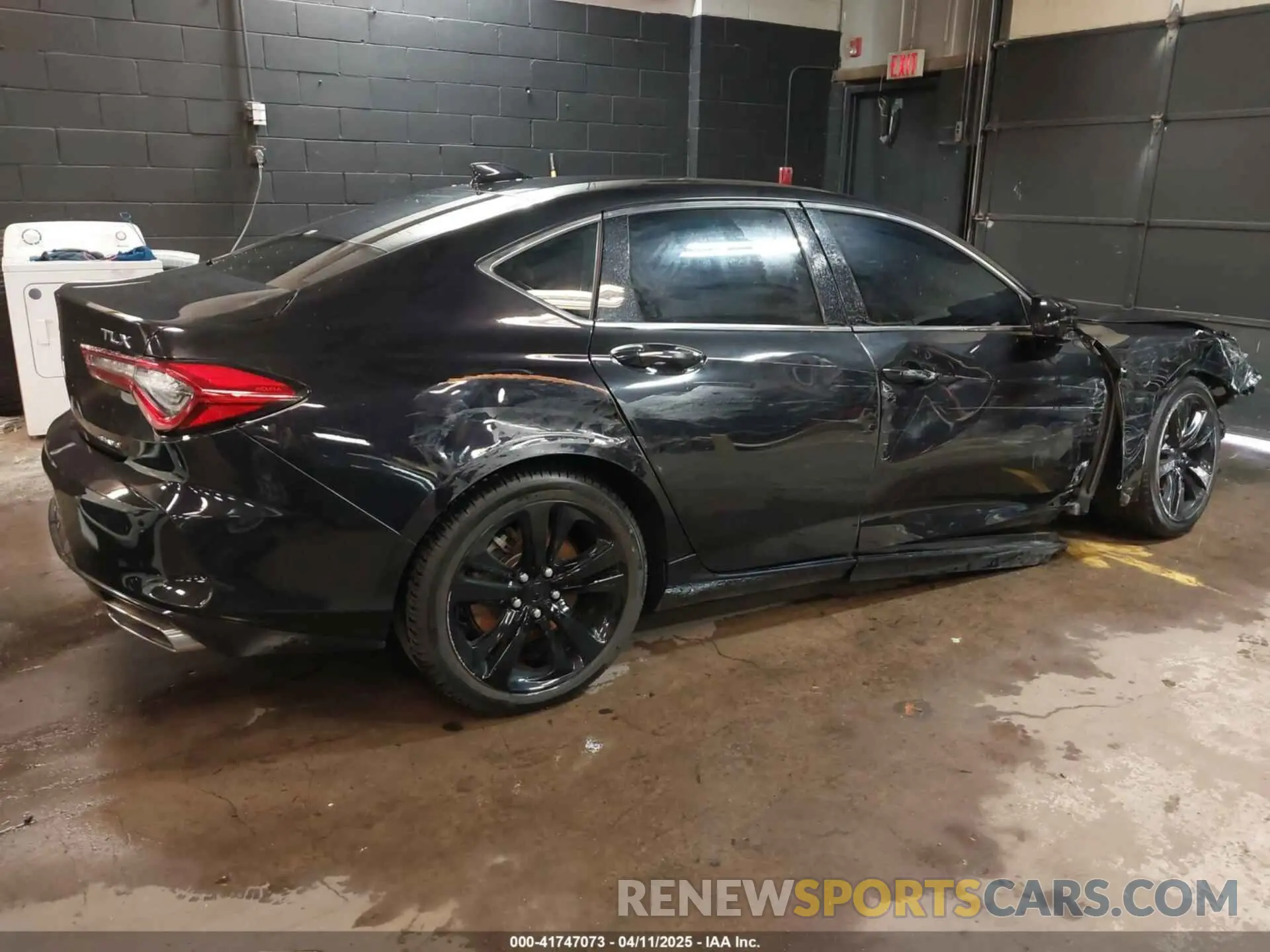 4 fotografías del automóvil dañado 19UUB6F41MA010563 ACURA TLX 2021