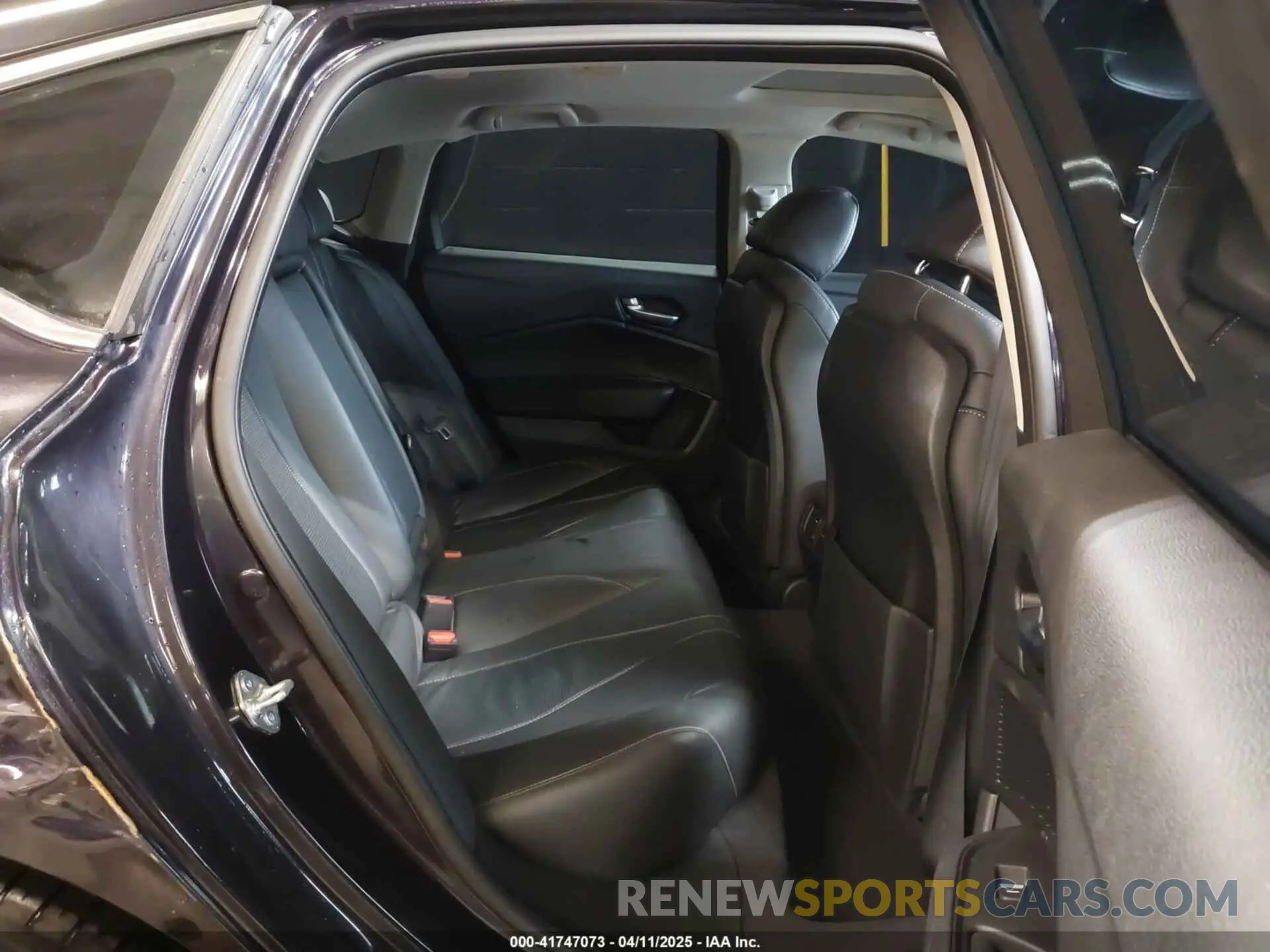 8 fotografías del automóvil dañado 19UUB6F41MA010563 ACURA TLX 2021