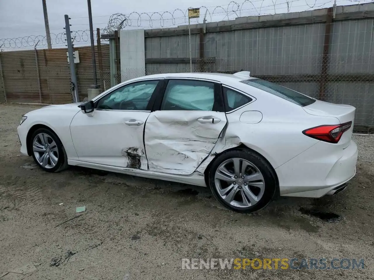 2 fotografías del automóvil dañado 19UUB6F43MA006790 ACURA TLX 2021
