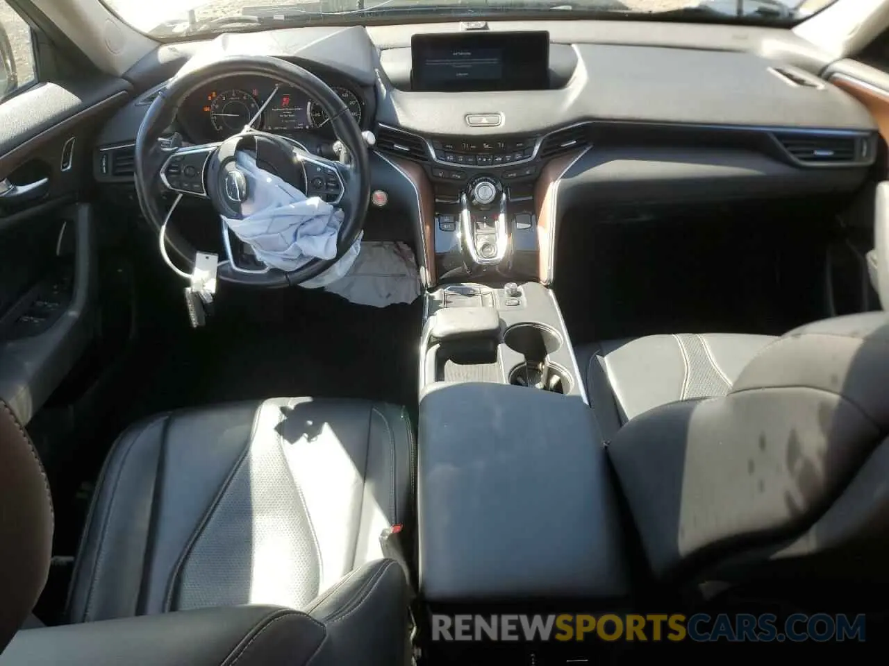 8 fotografías del automóvil dañado 19UUB6F43MA010418 ACURA TLX 2021