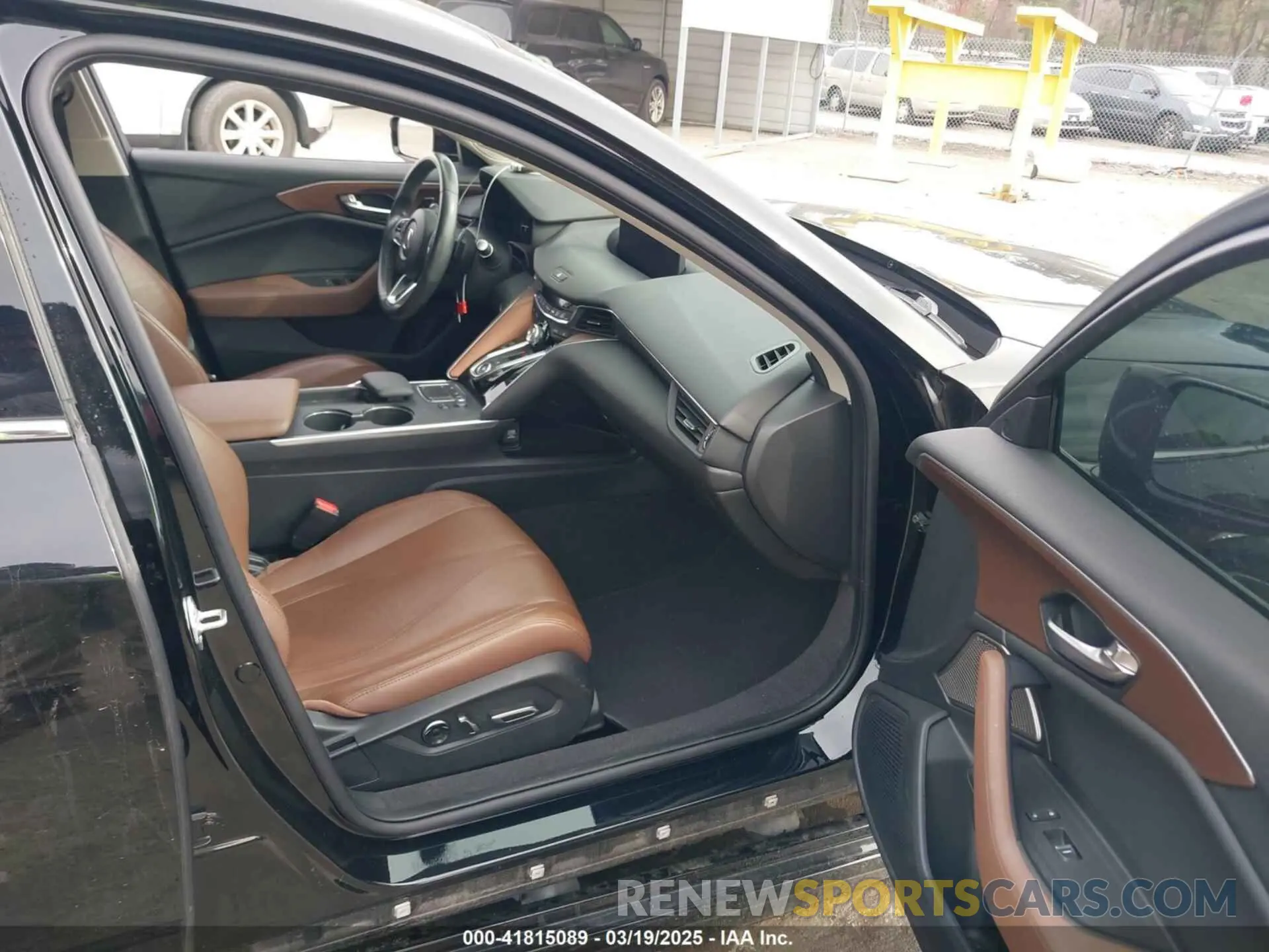 5 fotografías del automóvil dañado 19UUB6F48MA004162 ACURA TLX 2021