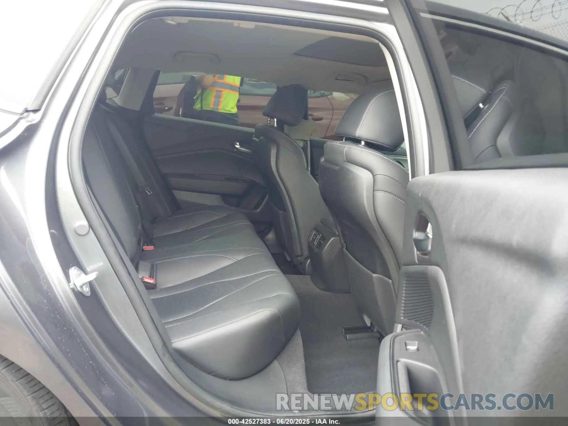 8 fotografías del automóvil dañado 19UUB5F41NA001843 ACURA TLX 2022