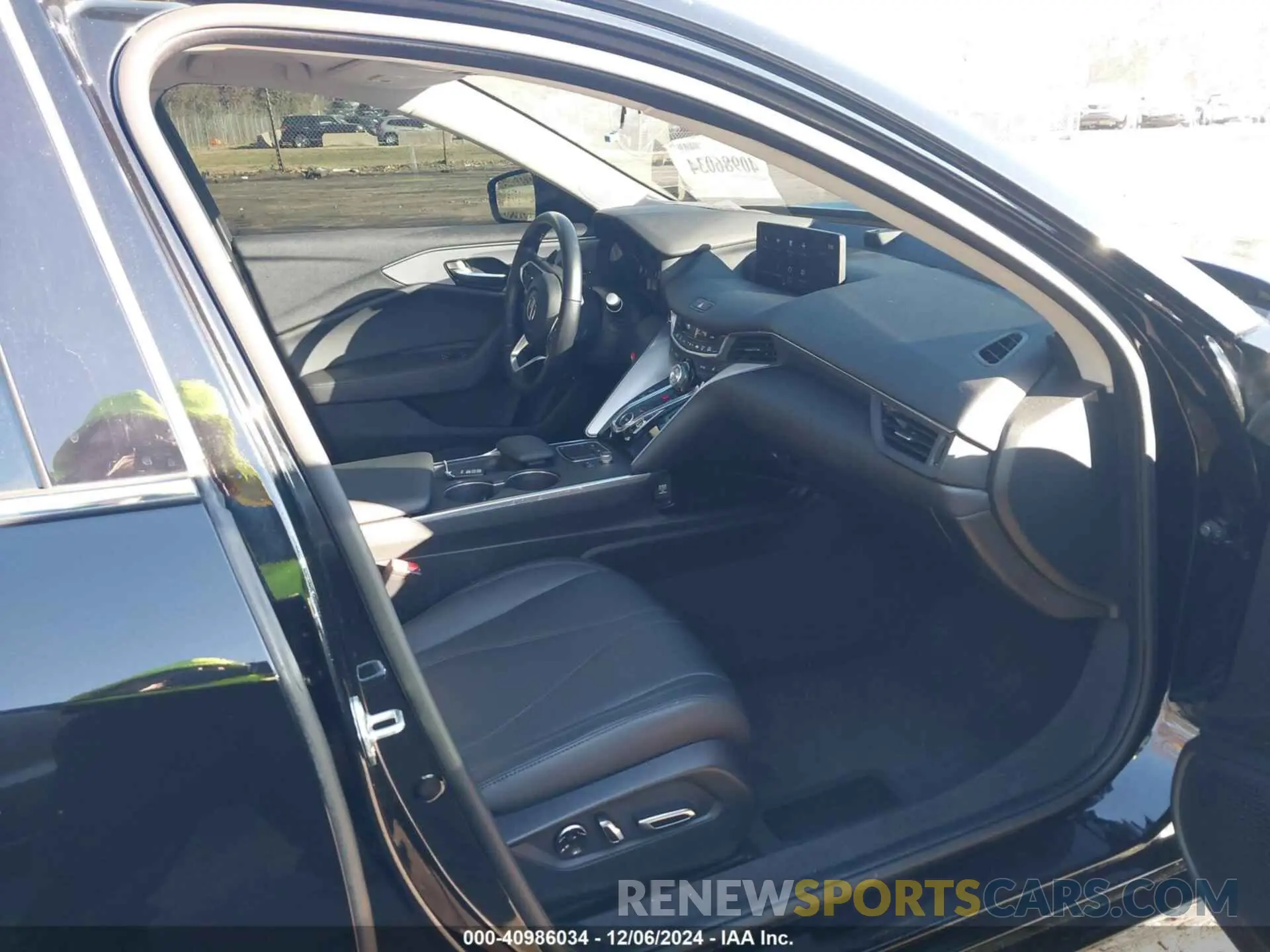 5 fotografías del automóvil dañado 19UUB6F33NA001694 ACURA TLX 2022
