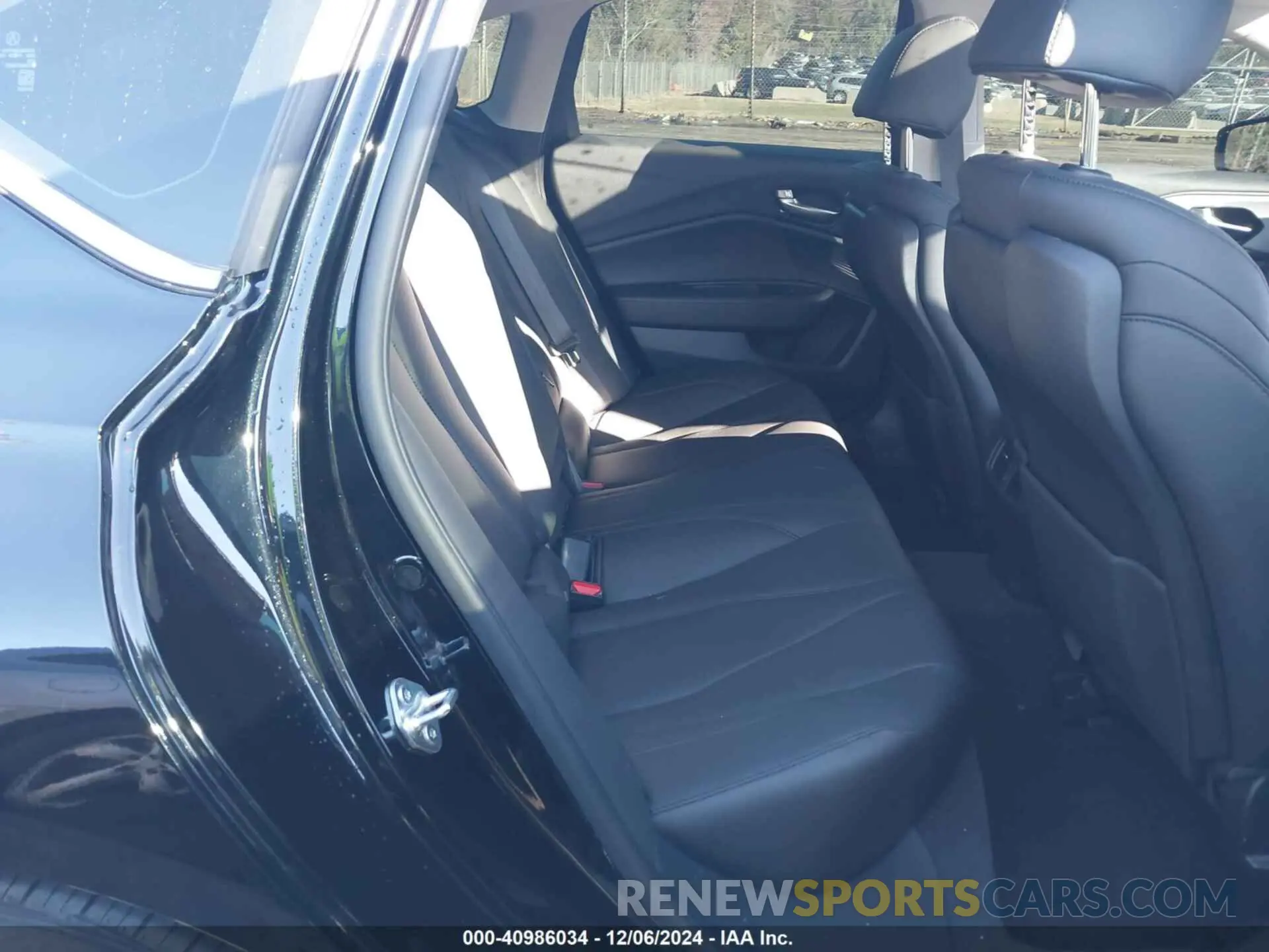 8 fotografías del automóvil dañado 19UUB6F33NA001694 ACURA TLX 2022